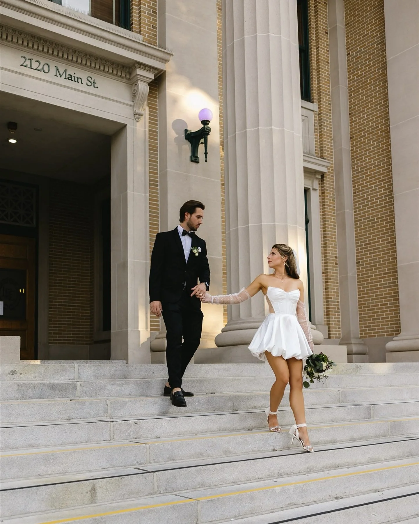 E + D 🕊️ | Fort Myers Courthouse Elopement

why stress over a big wedding when you can have a courthouse elopement that&rsquo;s simple, meaningful, and still so cute? 💍✨ it&rsquo;s about the love, not the guest list. just the two of you, a few happ