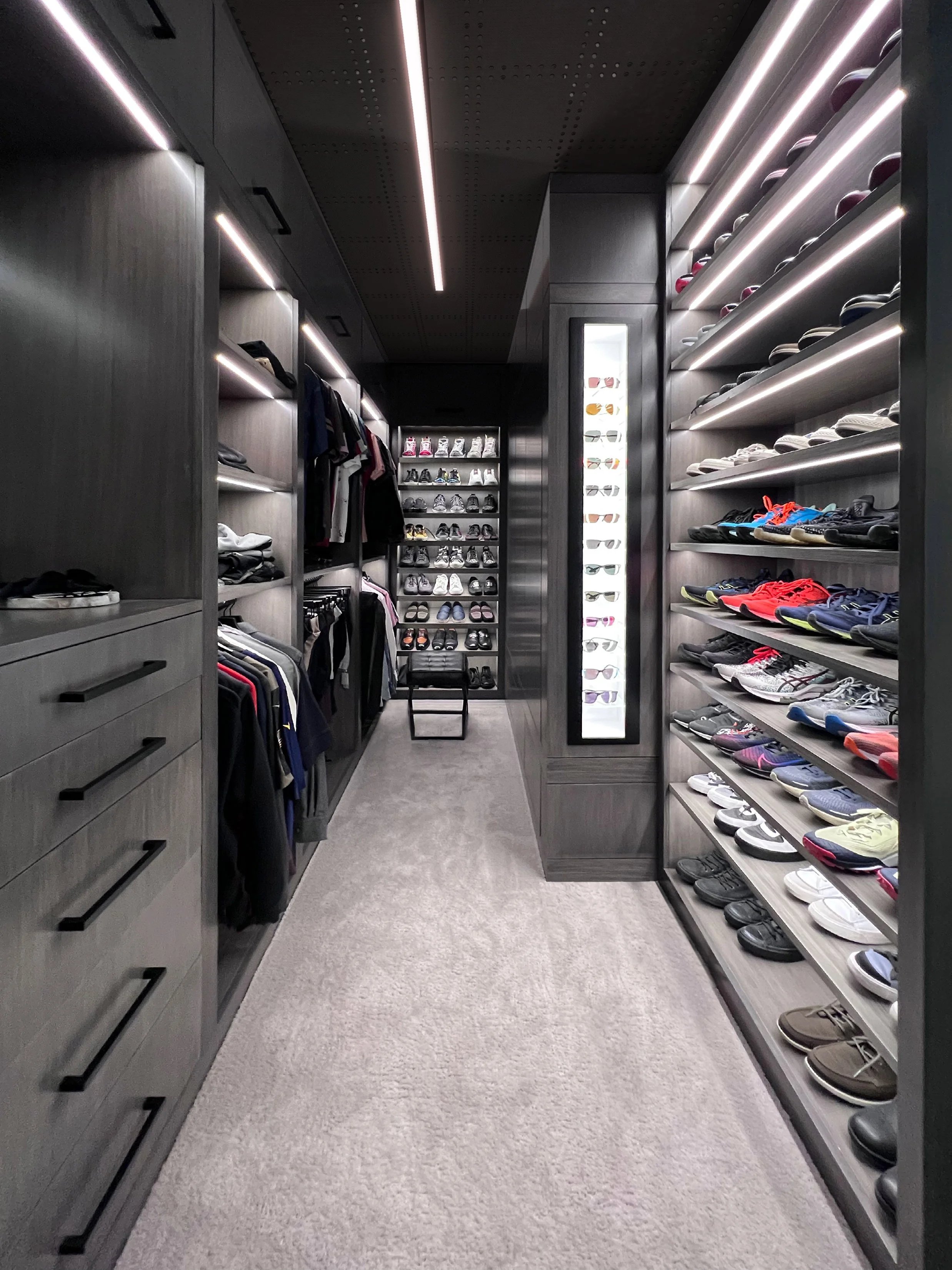 Haven_Closet_Interiors_mens_Grey_Luxury_Closet.jpg