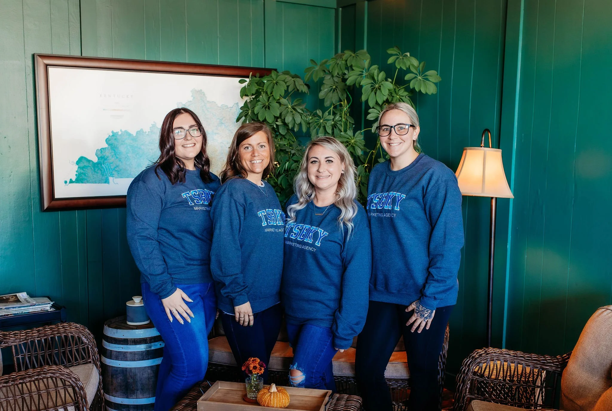 marketing-agency-team-photo