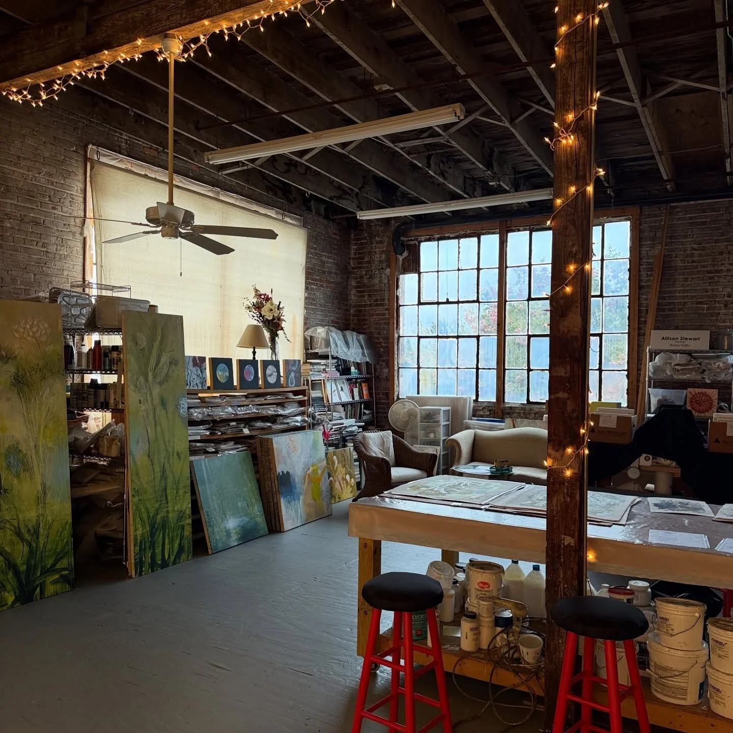 What better way to enjoy a Saturday than spending it at @midcityartstudios for their annual open studios event 🖼️🎨✨ 

We&rsquo;re still in awe of the amazing artists and their beautiful, awe-inspiring studios and workspaces. We had the pleasure of 