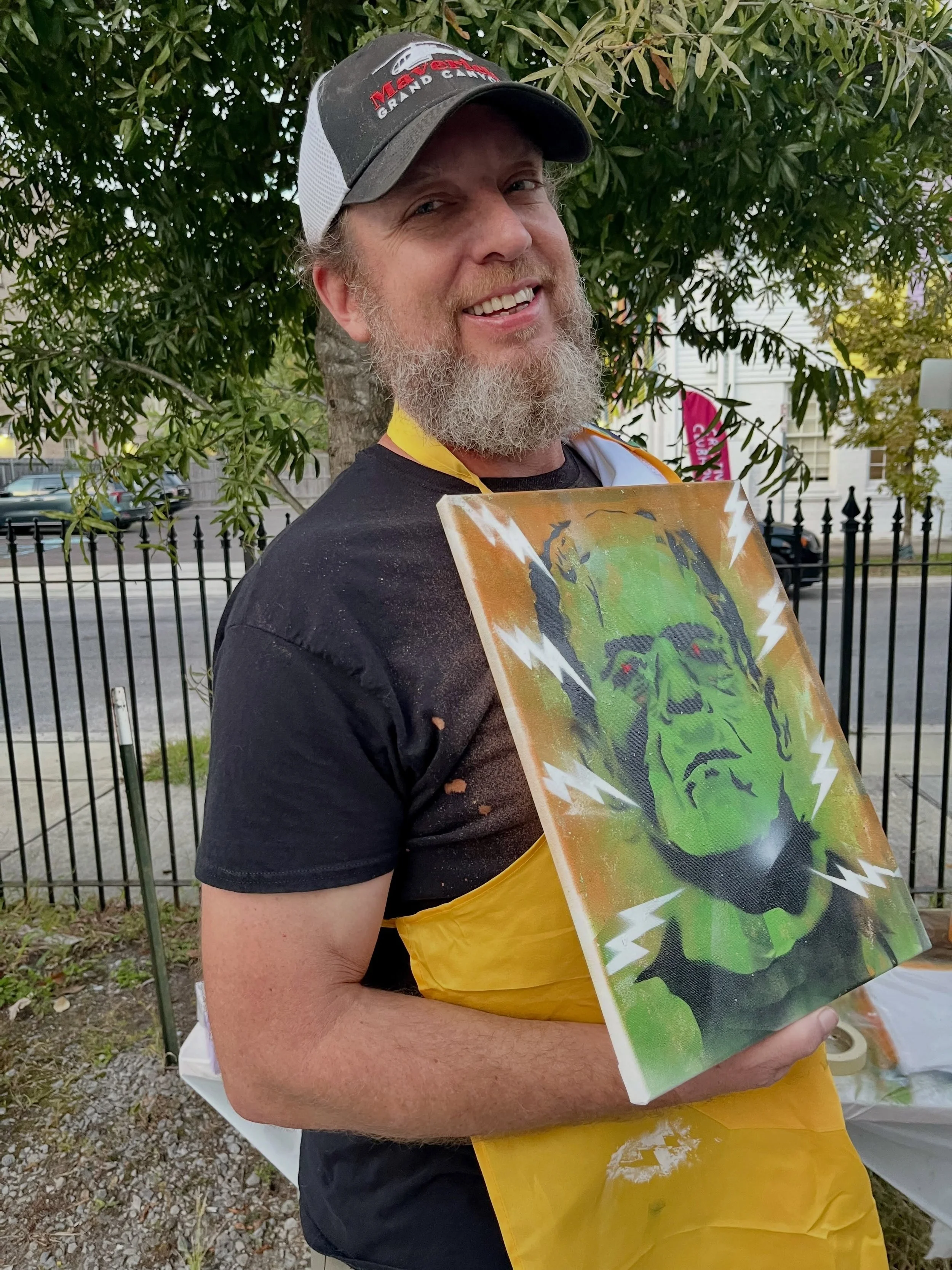 What an AMAZING smARTIST in Residence with @houzenga this October! We had our last class this past Tuesday and beautiful weather to get outdoors and spray paint! 🎨 ✨&hearts;️ We will miss you Brent!! 

If you want to join in on all the fun you can j
