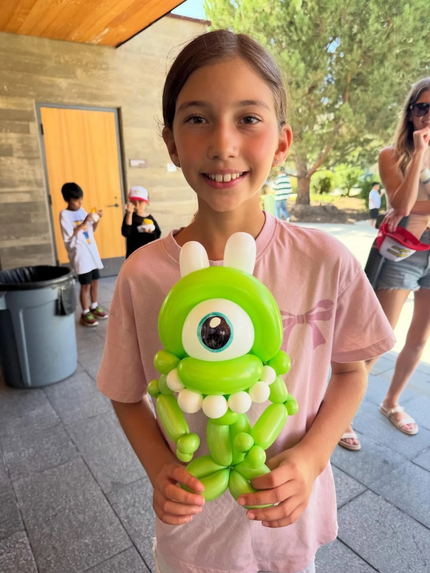 Throwback to this fun birthday party! So many fun designs!🎈

#ocballoonartist #ocballoontwisting #ockidsentertainment #ocballoons