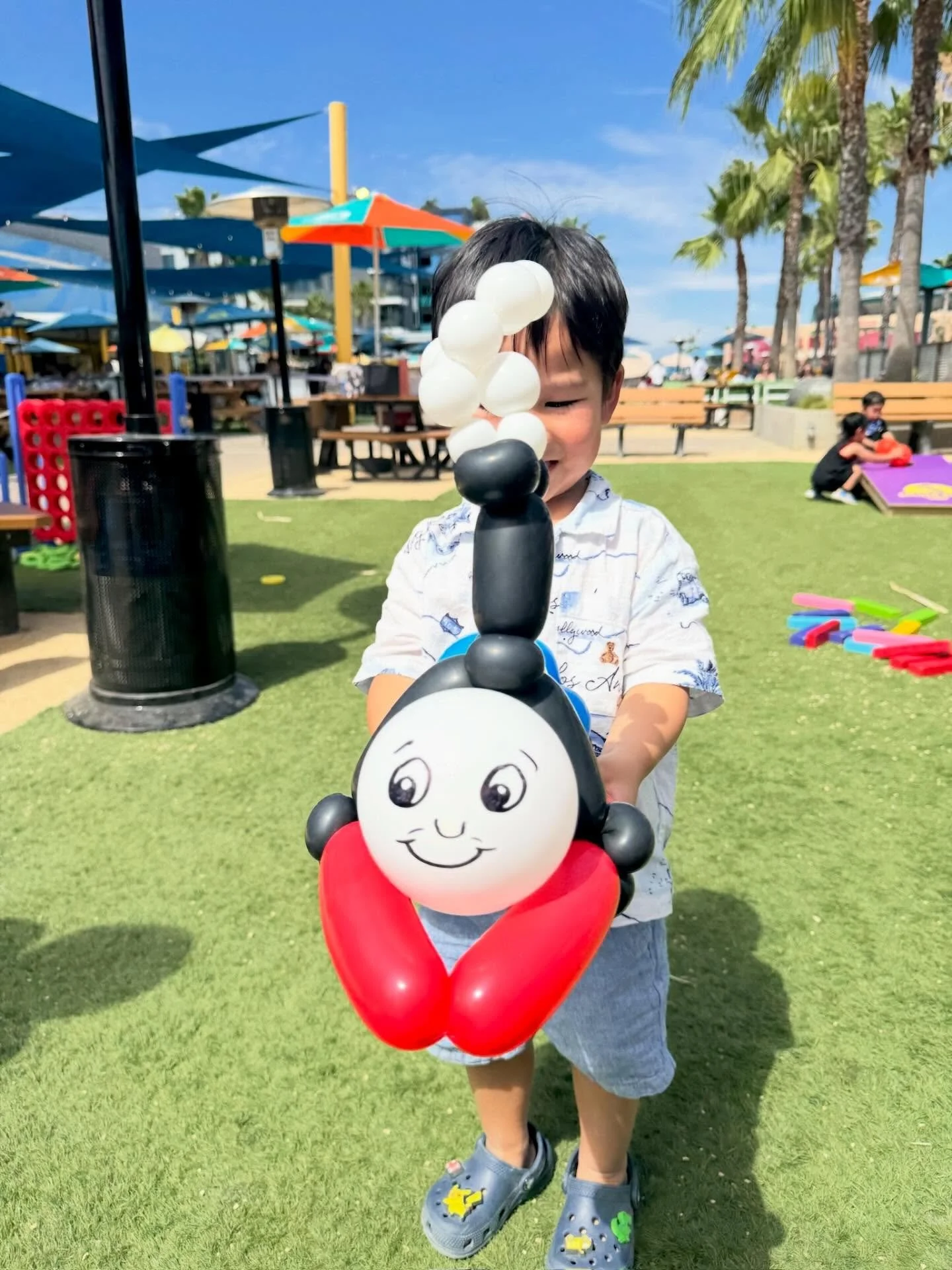 Want to take your event to the next level? We&rsquo;ve got just the thing 🎈✨

Dm to book today! 

#ocballoons #ockidsentertainment #ocballoonanimals #ocballoontwisting #balloonigami