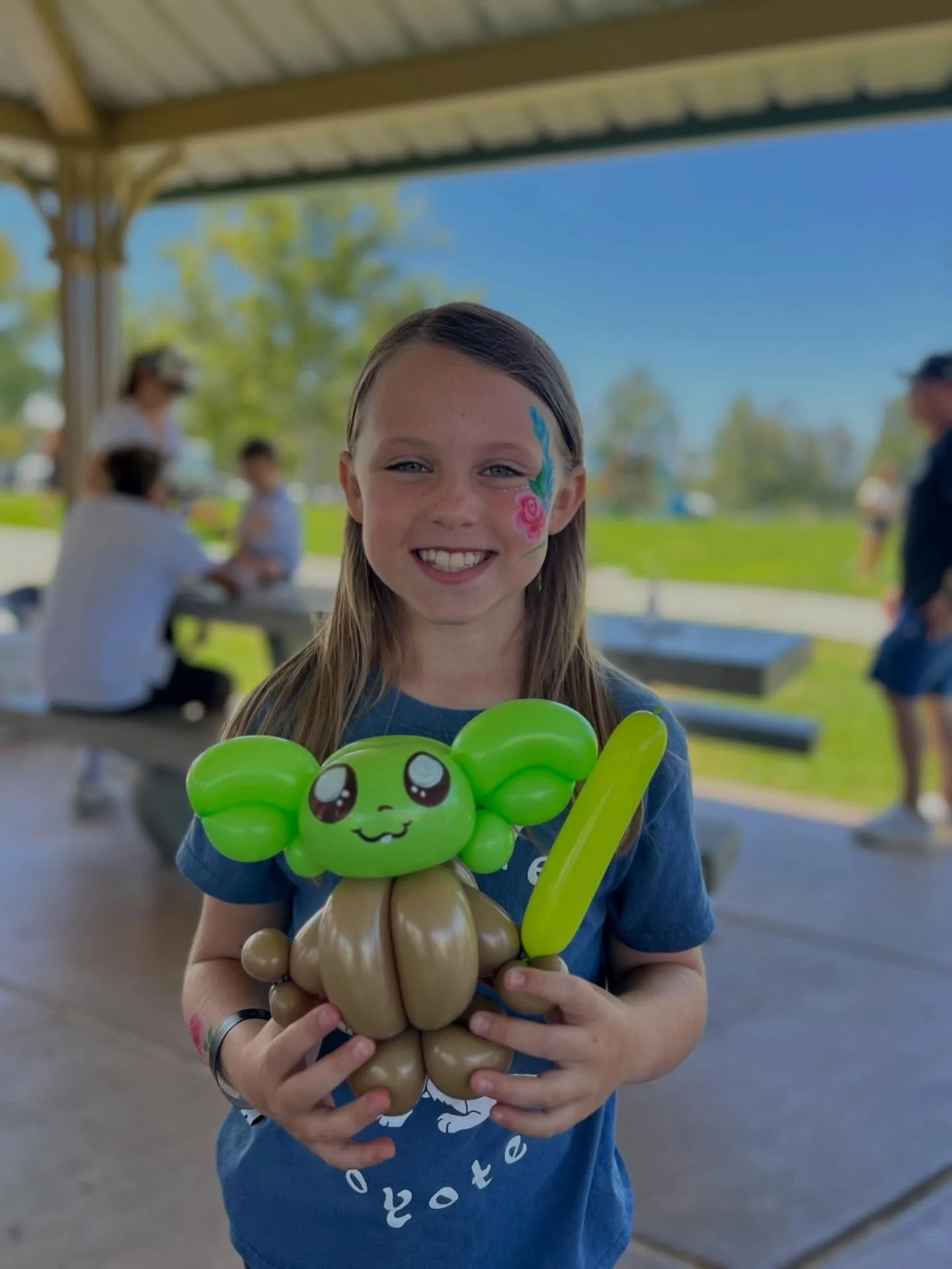 Nothing beats a balloon twisting and face painting combo! 

#ocballoontwisting #ocfacepainting #ockidsentertainment #balloonigami