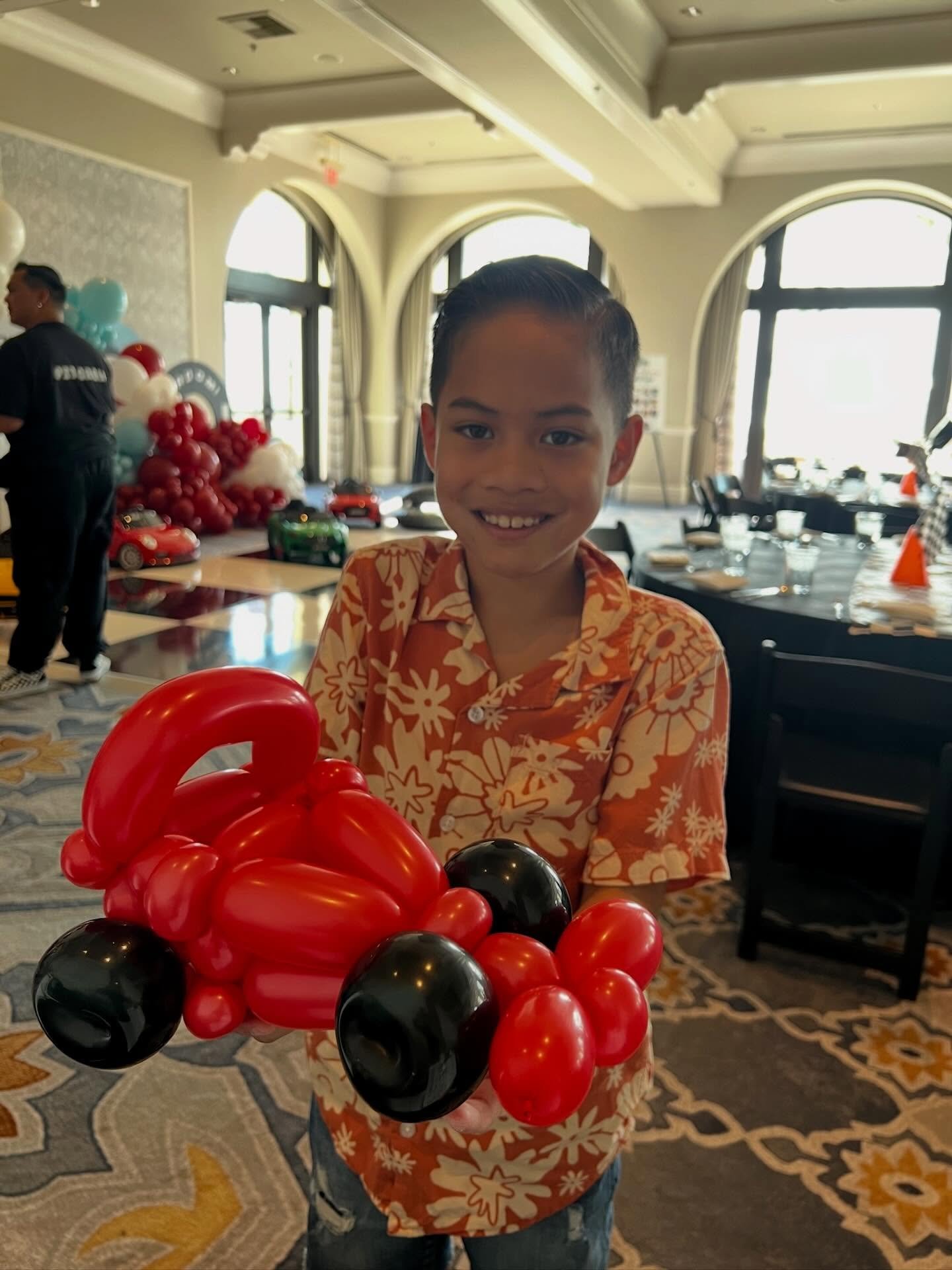 Reminiscing on this fun event! How cool is therace car?! 🏎️💨

#ocballoons #ocballoonartist #ocballoontwisting #ocballoonart #ockidsentertainment