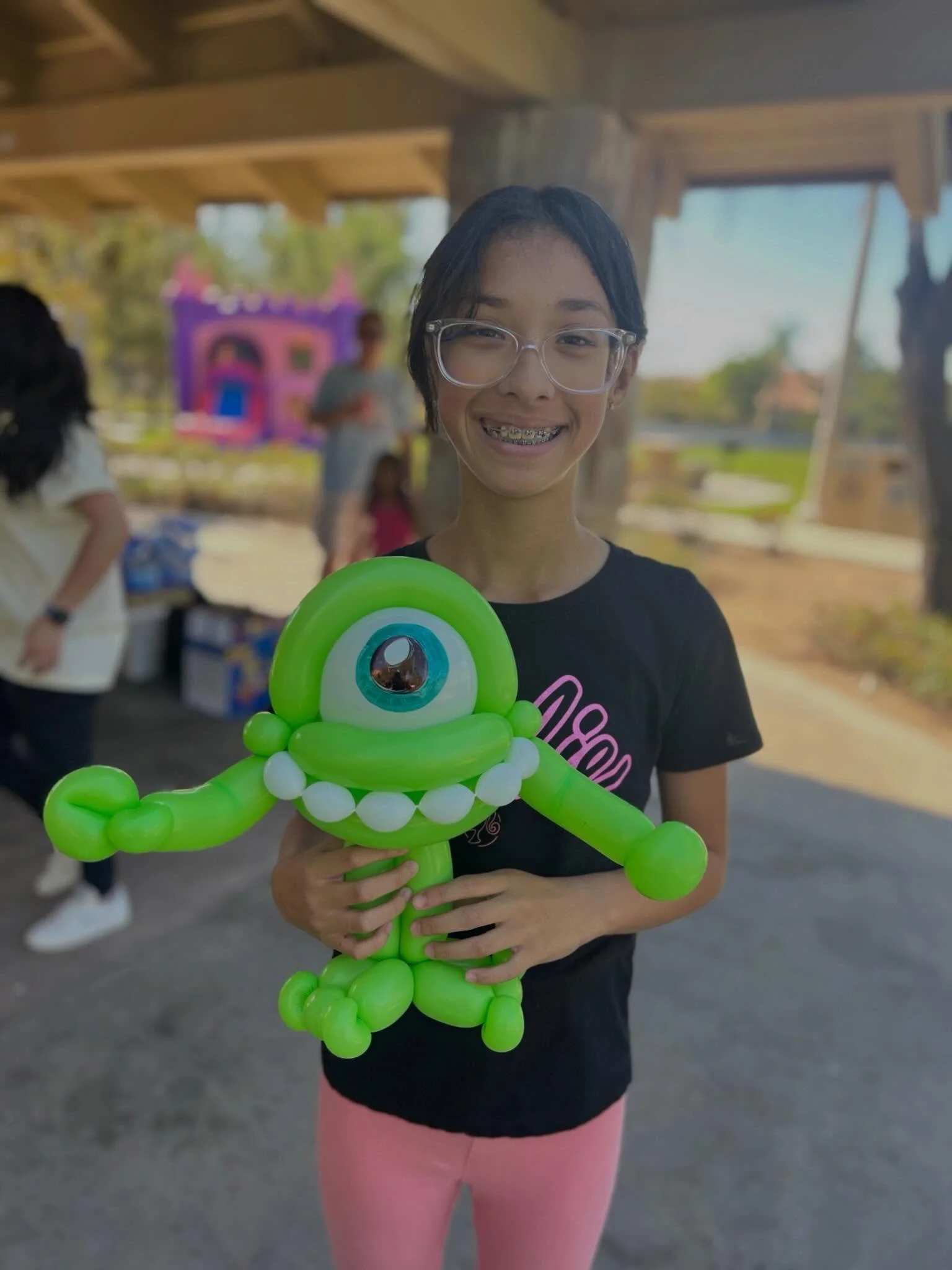 We&rsquo;re gearing up for another busy weekend! Happy Friday everyone! 🎈

#ocballoons #ocballoontwisting #ocballoonartist #ockidsentertainment