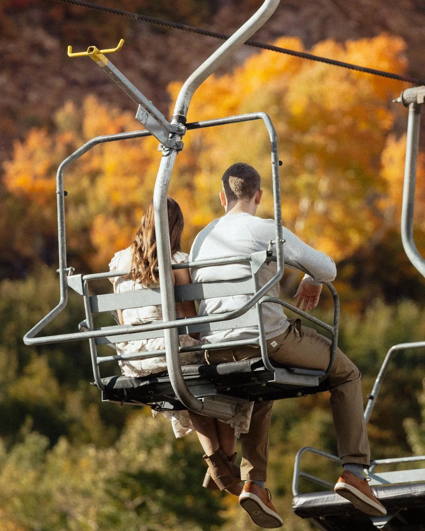 Where you ski, hike, and fall in love! 💍 🎿 ⛷️ 🥾 🍁 
@snowbird 

#utahengagementphotographer #snowbirdweddingphotographer #snowbirdengagements #snowbirdengagement #northernutahengagementphotographer #northernutahweddingphotographer