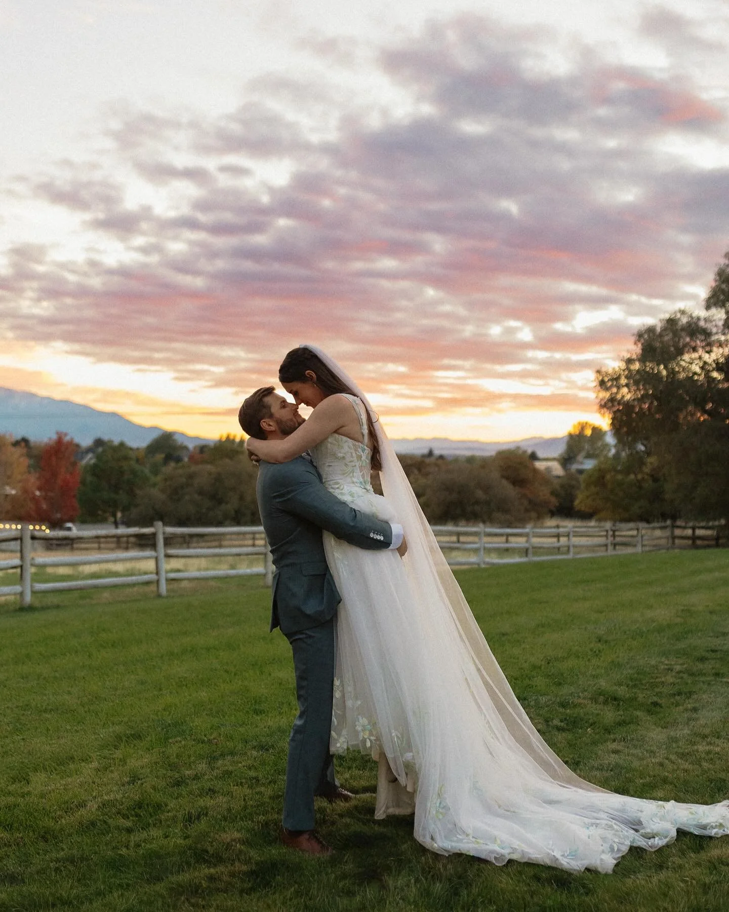The beautiful wedding day of Cassidy and Josh! 

Photo: @roamingdesertfilmco 
Venue: @quietmeadowfarm_ 
DJ: @djjcevents 
Dessert: @momogourmetcheesecakes 
Caterer: @fiorepizza 
Dress: @the_bridalcloset 

#utahweddingphotographer #utahweddingvideograp