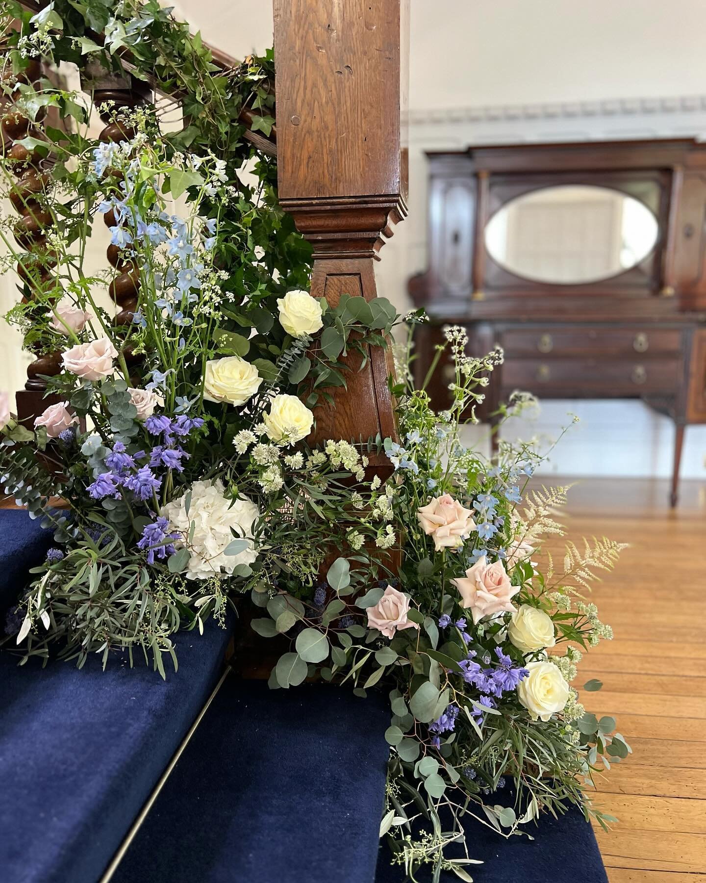 Meadow details @highley_manor_sussex 
.
.
.
.
.
.
#surreyflowers
#surreyflorist
#weddingfloristsurrey
#weddingflowerssurrey
#weddingflowerslondon
#weddingfloristlondon
#londonflorist
#surreywedding
#weddingflowers
