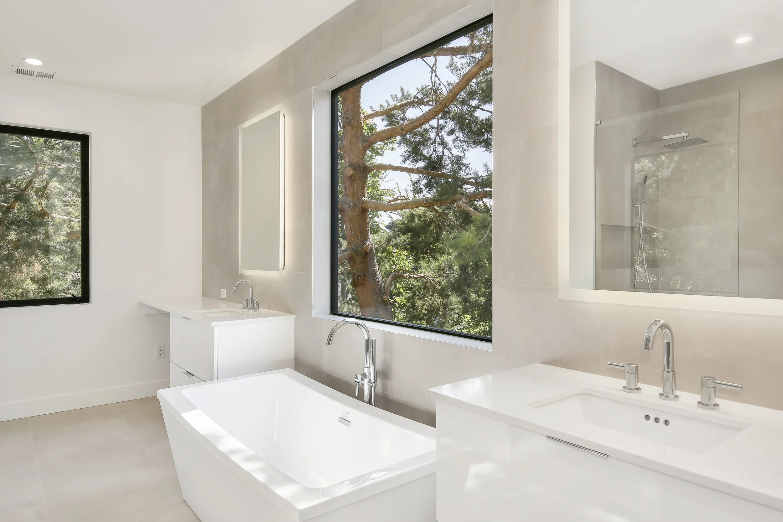 Master Bathroom 2.jpg