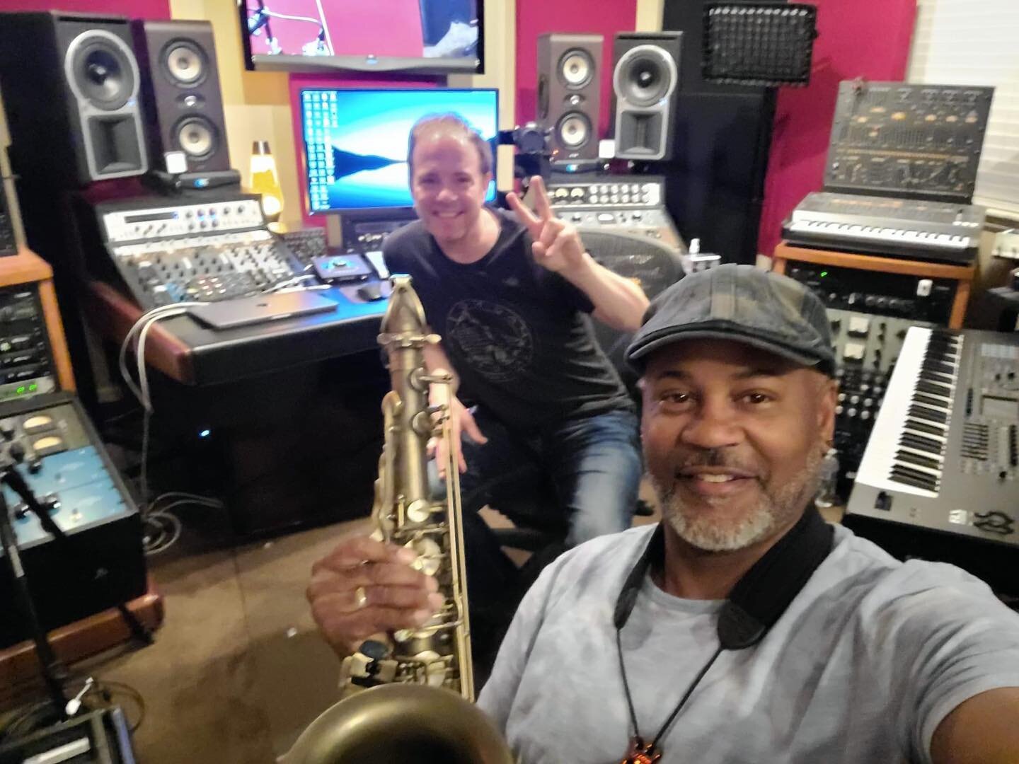 Honored and blessed to work with this awesome musician who is also a dear friend and a beautiful human being! Good times in the studio this week with saxophonist @eldontjonessax working on his new single, coming soon on @side2music 

@pmauriatmusic @