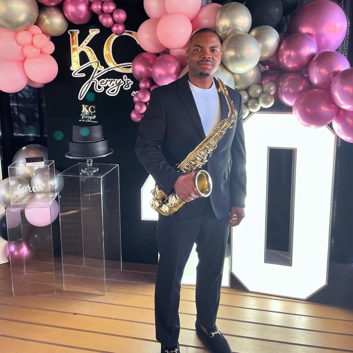 If you want live saxophone with a smooth, uplifting sound at your next event, let me know! 🎷 

Here&rsquo;s a snapshot before providing the R&amp;B soundtrack for a 40th Birthday Celebration! 

Thanks to @miranda_andco for bringing me onto The Dream