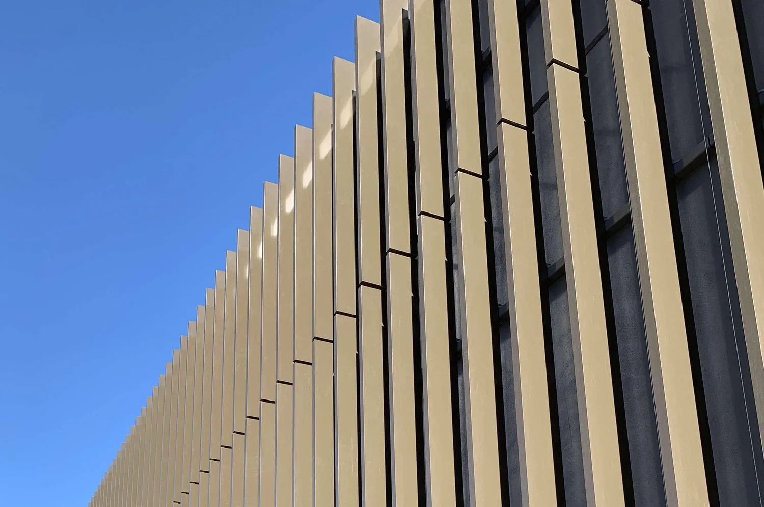 Efc Cladding aPlank -Modern Aluminum Cladding Systems for Exterior Facades