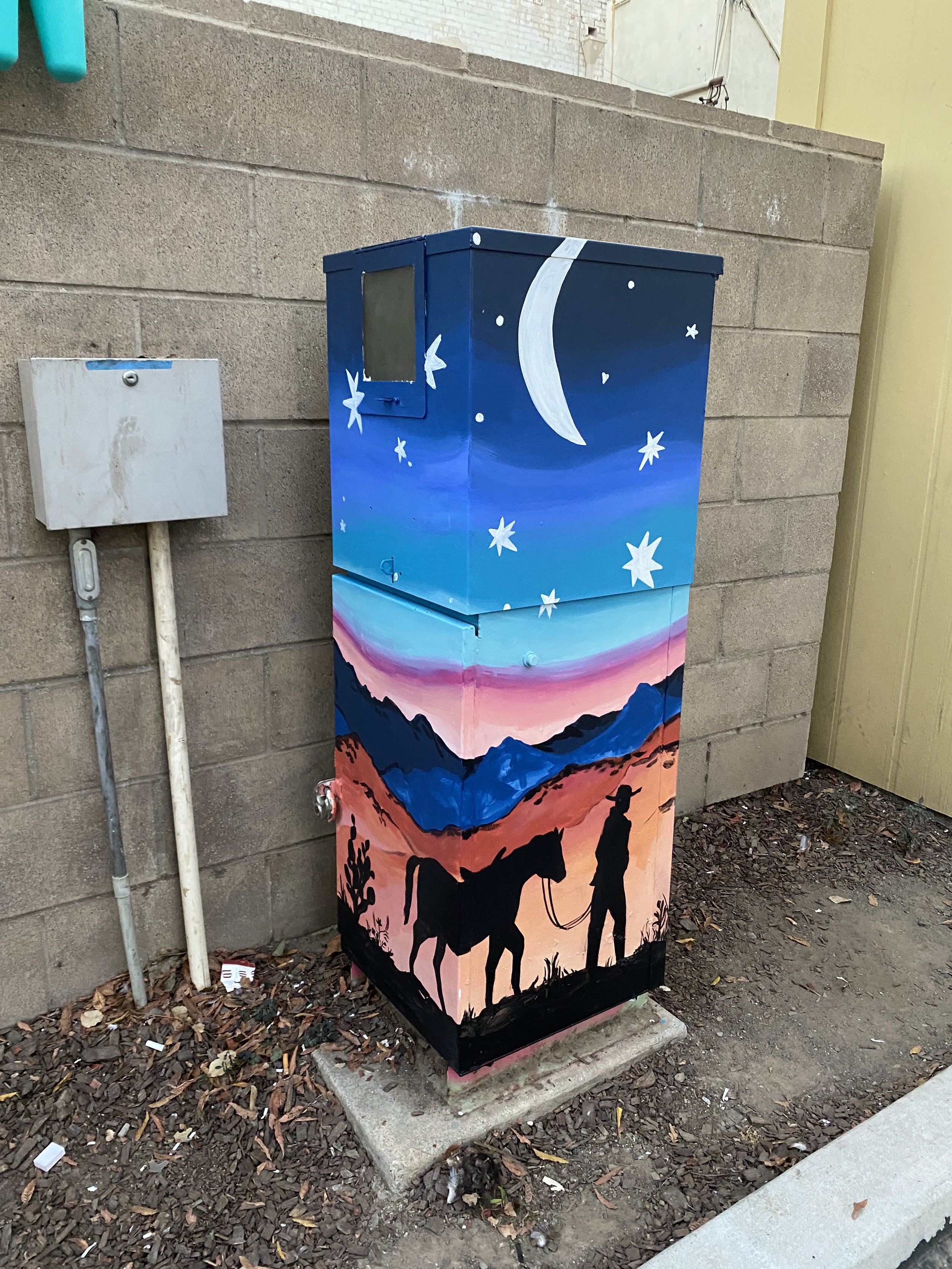 "Western Scene" electrical box in downtown Hanford, CA. 2022.