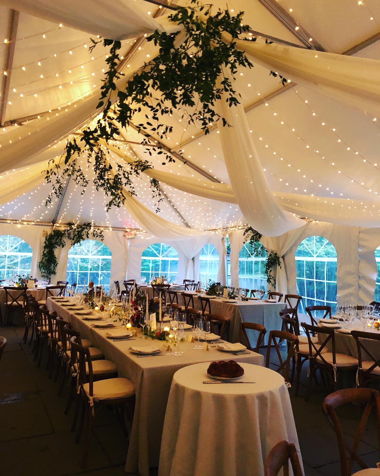 Nestled in an Etherial Romance&hellip;intimate, delicate, and serene. #weddingdecoration #weddinglighting #elegantwedding #romanticweddings #etheral_softness #lightingdesign #weddingseason #classicdesign #timelessromance @nisaleeevents @rreventsny