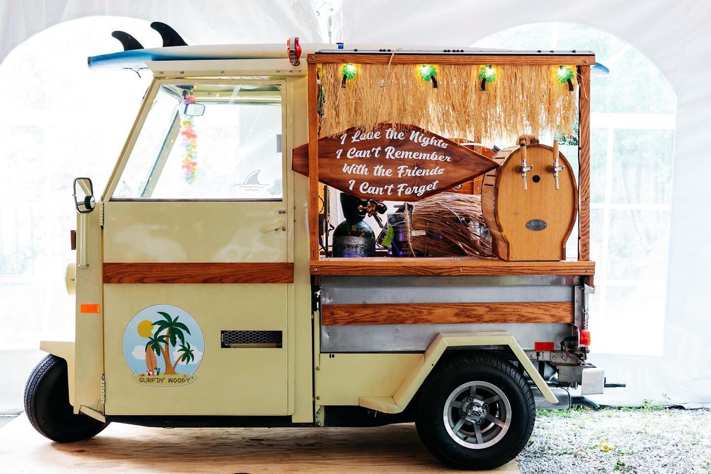 Mobile Prosecco and Beer Cart &hellip;#weddings #uniqueweddings #mobilebar #proseccobar #uniquebar #beerbar #prosecco #beer #weddingreception #weddingrental #events #eventrental #weddingdecorations #funevents #rusticwedding #islandwedding @rreventsny