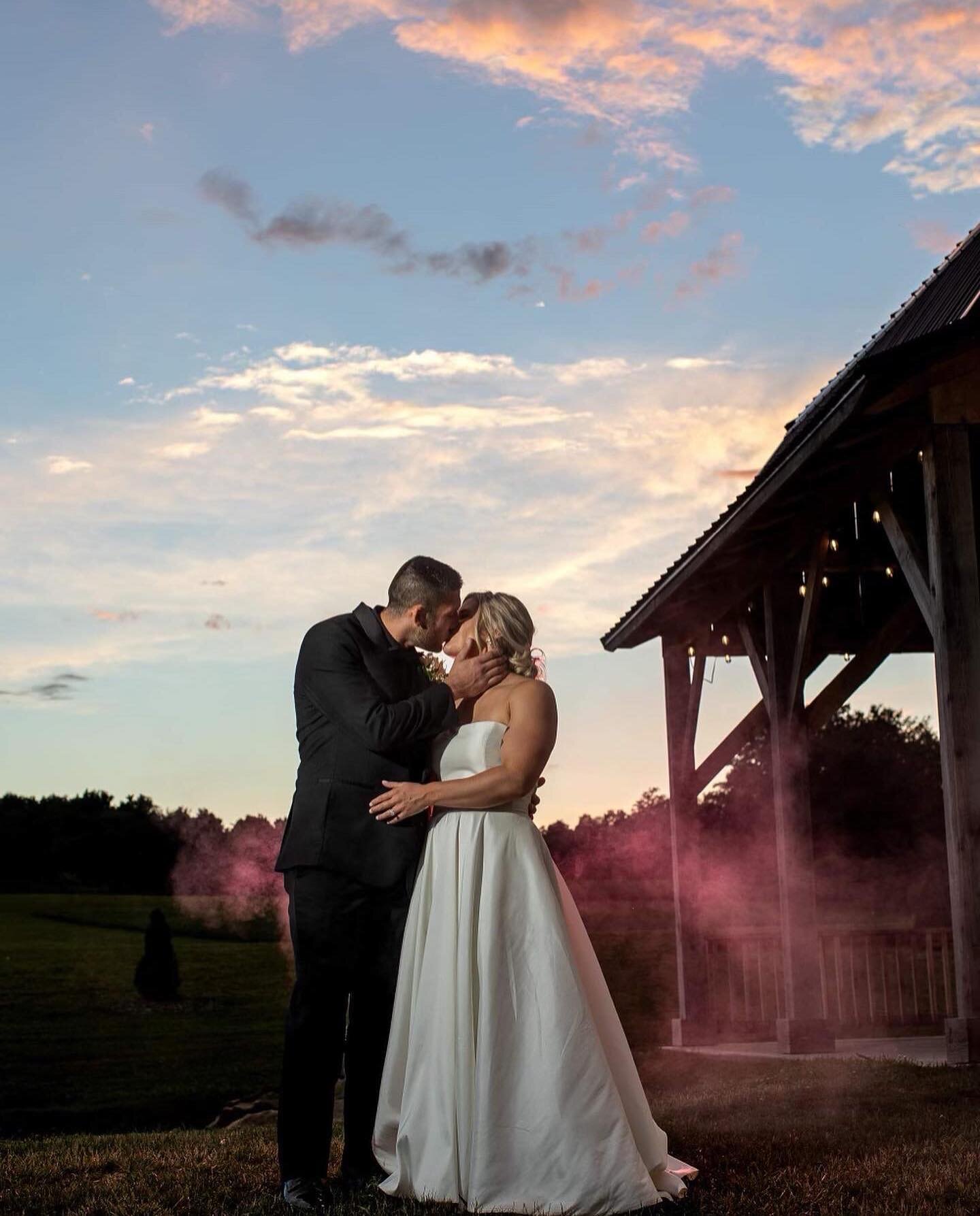 Thank you @dluc3211 @jaggerashley2 for giving me this wonderful opportunity to work with you.  It was a beautiful wedding at the barn! @nisaleeevents @dluc3211 #barnweddings #destinationwedding #upstatenewyorkwedding #weddingdesign #weddingprops