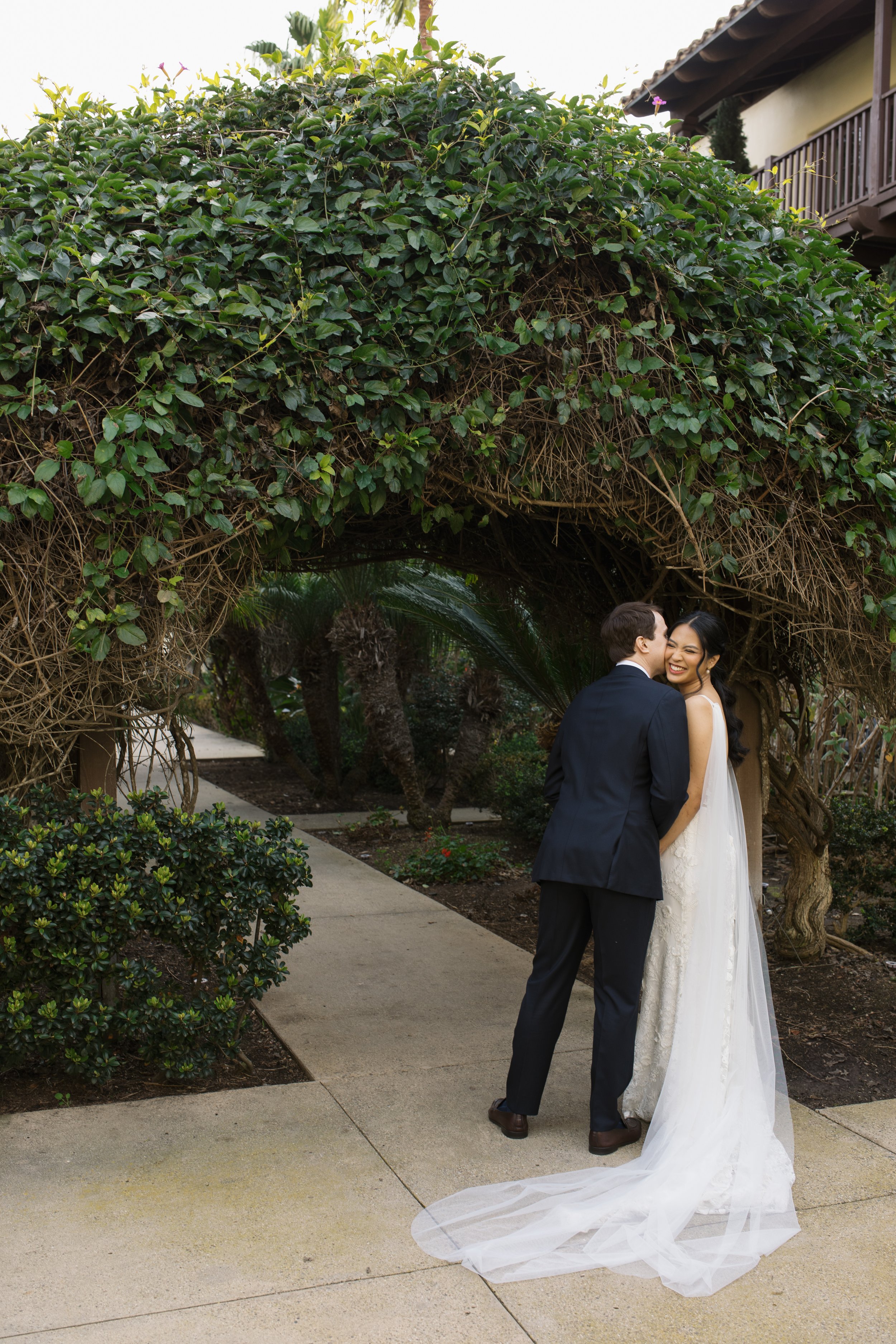 Wendy&Owen_Wedding_Romantics_Digital_73.jpg
