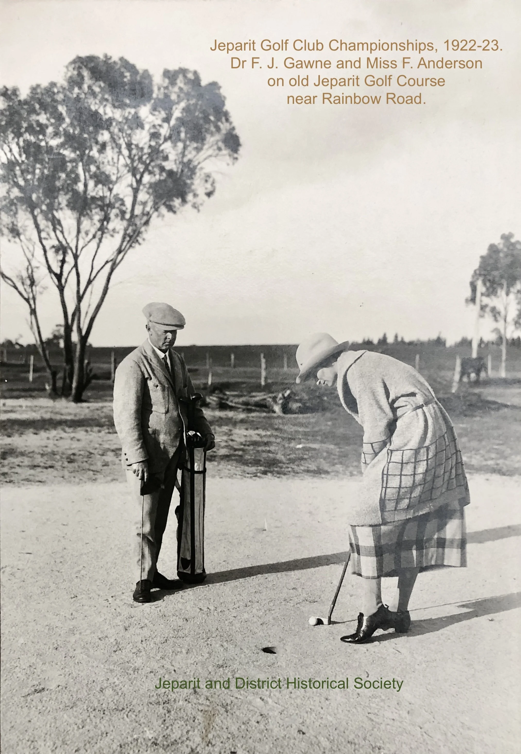 L-R  Dr Frank Gawne at Jeparit gold championship
