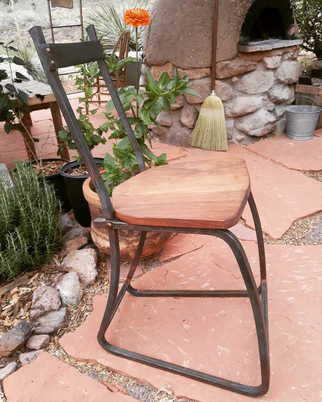 Forged chair with a walnut seat.
.
.
.
#blacksmithing #blacksmith #forged #furniture #furnituredesign #outdoors #woodfiredoven #design #walnut #supportsmallbusiness #supportlocalartists #wip #southwest #silvercitynm #silvercity #handcrafted #handforg