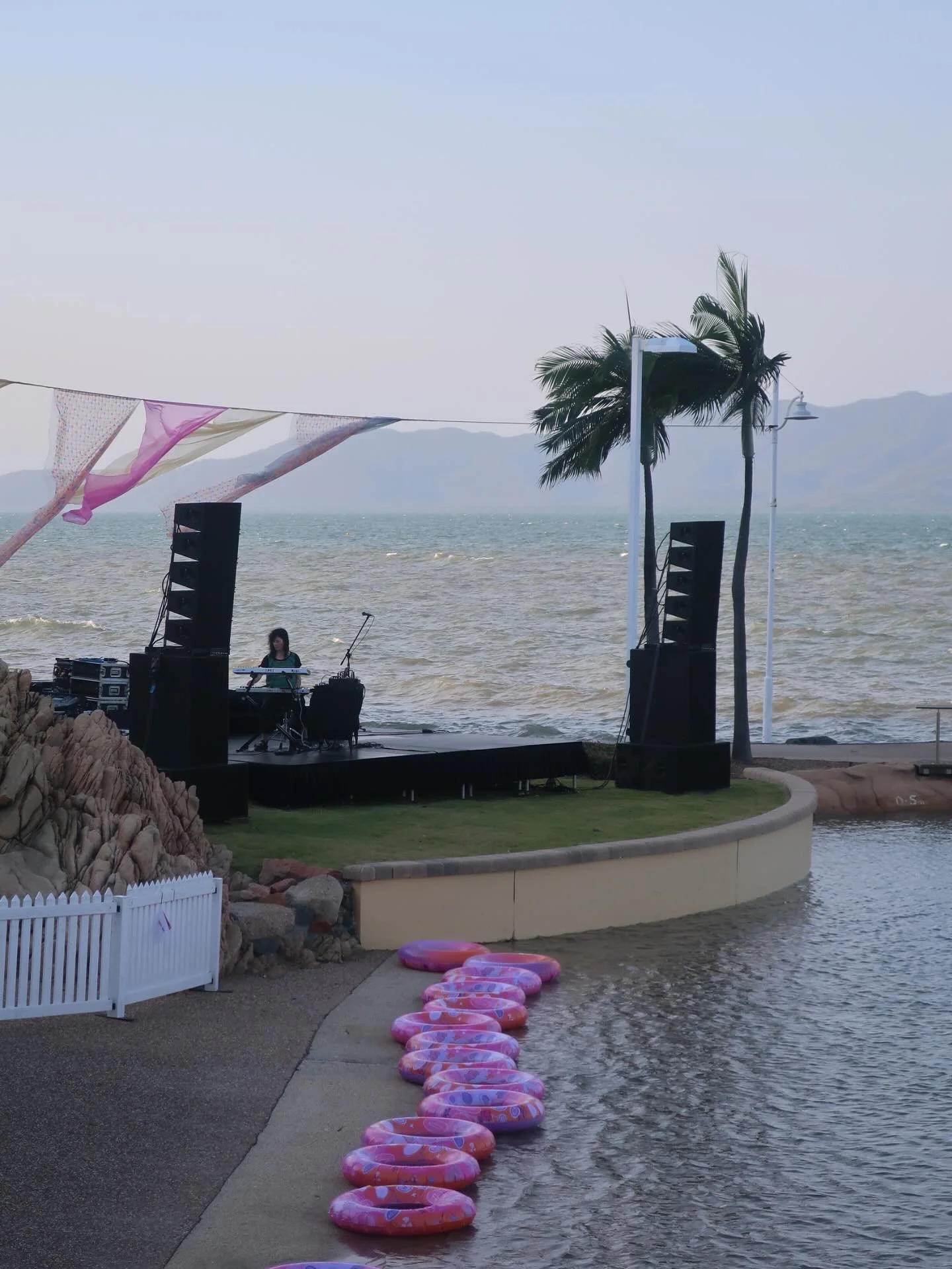 It&rsquo;s now or never ! 

Today&rsquo;s your last chance to try our DRIFT platters. 

☀️Land platter:
- Marinated olives
- Crostini
- Corn &amp; coriander fritters 
- Wagyu skewers 
- Crispy chicken slider 
- Pork belly bites
- Classic cut chips 

