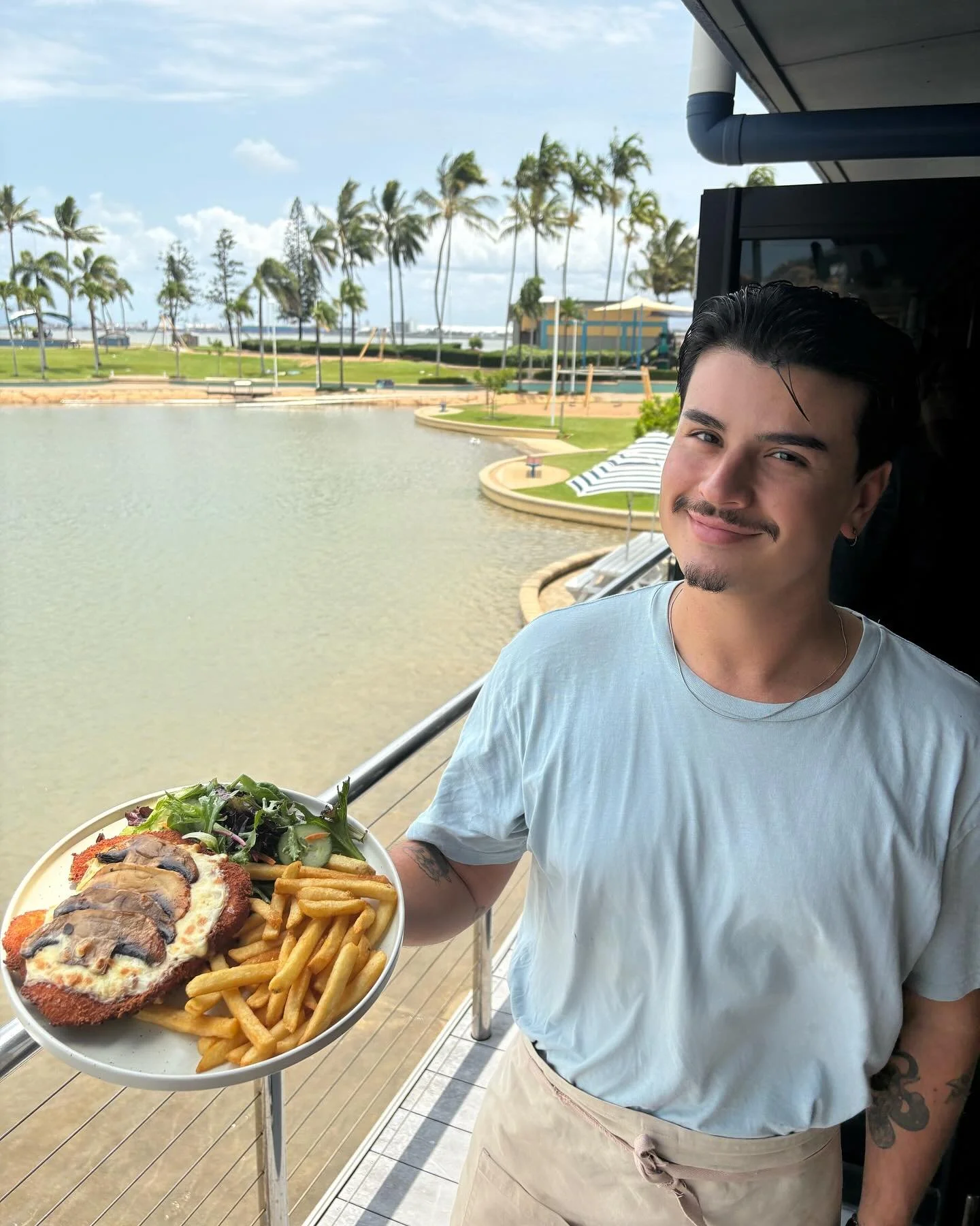 Mushroom + B&eacute;chamel = the ultimate glow- up for a classic parmi🔥🍄&zwj;🟫🍄
+ unlimited chips ;)

This weeks Parmi special