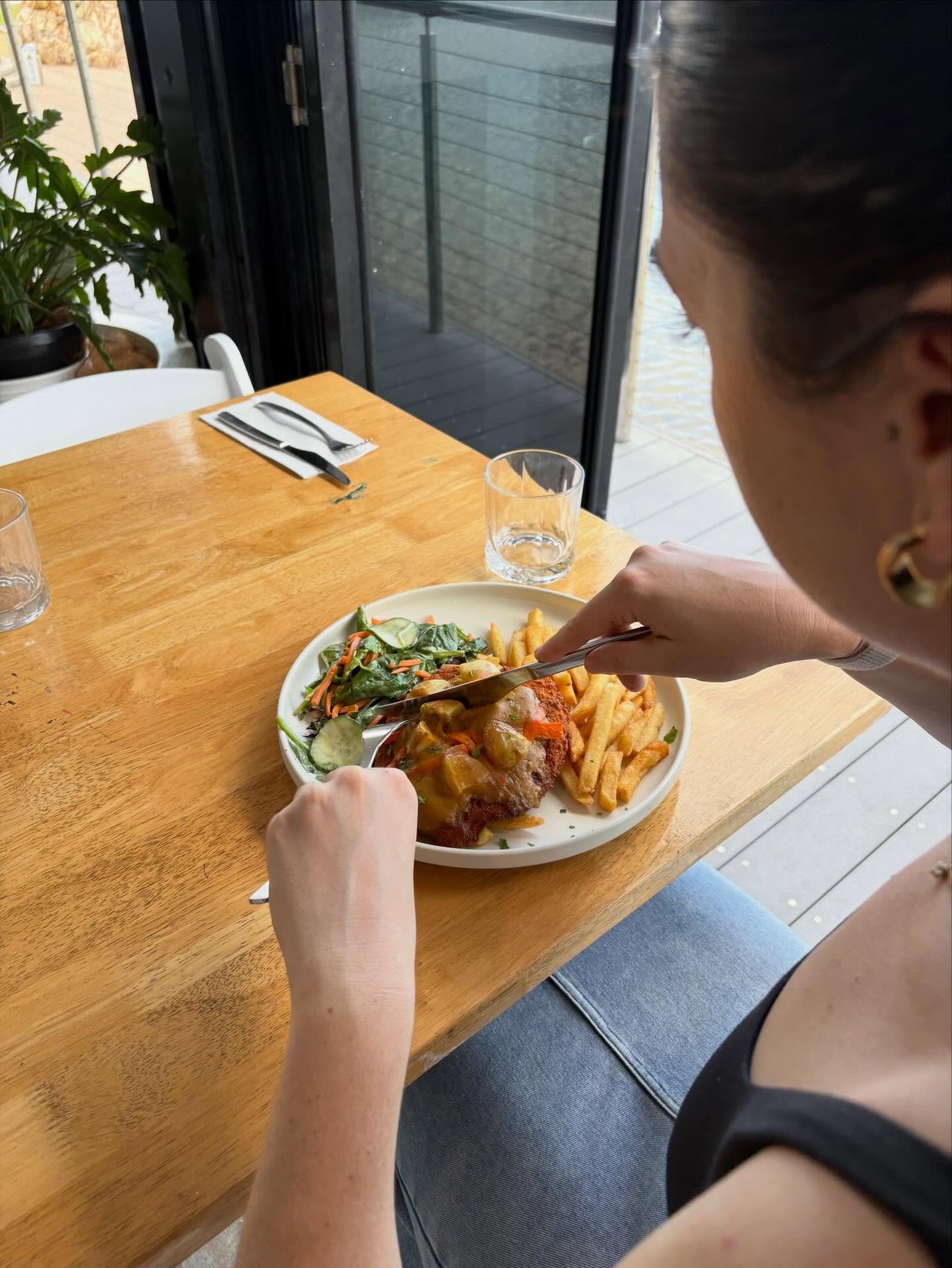Rockpool views, Katsu Curry grooves 🕺

This weeks Parmi special
Katsu Chicken Curry with unlimited chips! $35