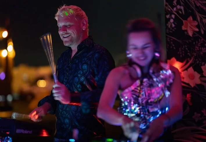 In just OᑎE ᗰOᑎTᕼ from today we&rsquo;ll be playing in San Francisco at @kilowatt_bar_sf with the powerhouse duo @desperateelectric and the fabulous @theundercurrentmusic ✨

Will we see you there?! Ticket link in bio 👆🏼

📸 by @scobophoto