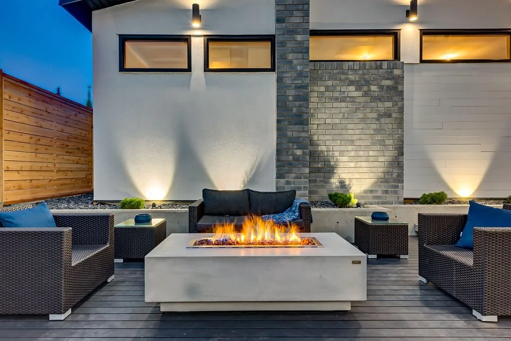 2904 Exterior firepit PIC.jpeg