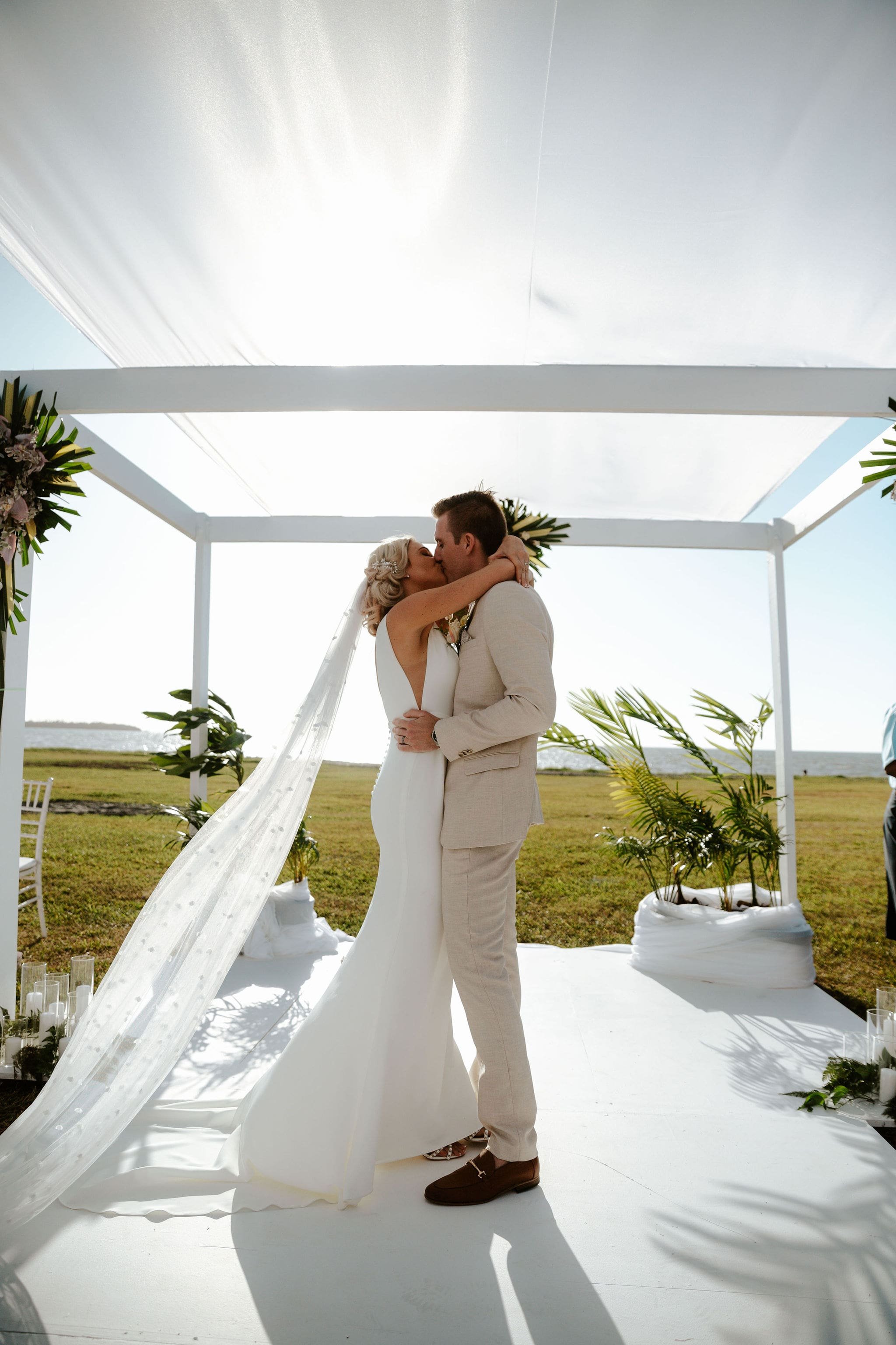 Dixie Nyle | Hilton Fiji Wedding | Travel Wedding40.jpg