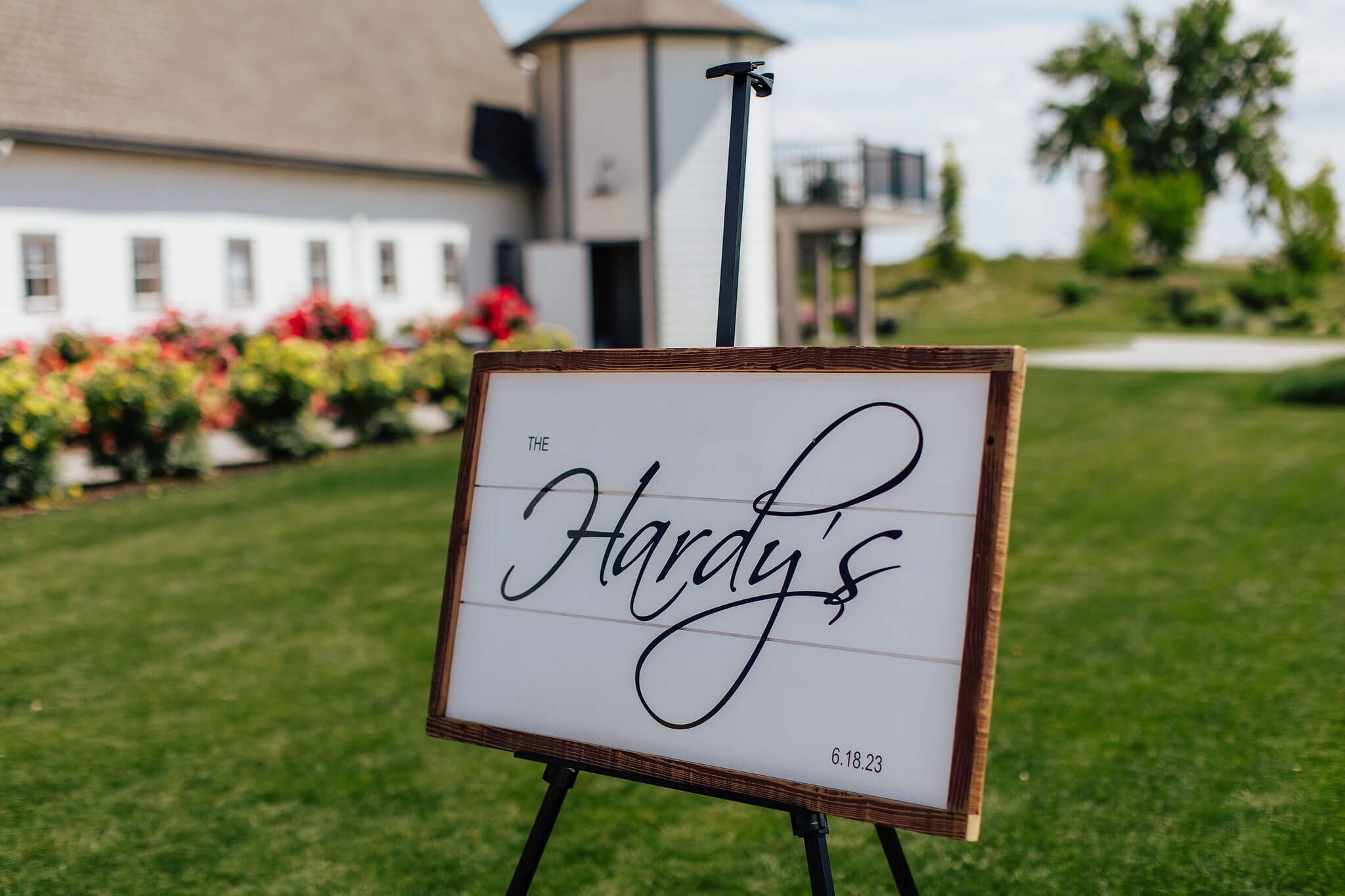 Dixie Nyle - Rustic Mint Barrel Barn June Wedding in Treasure Valley Boise Idaho23.jpg