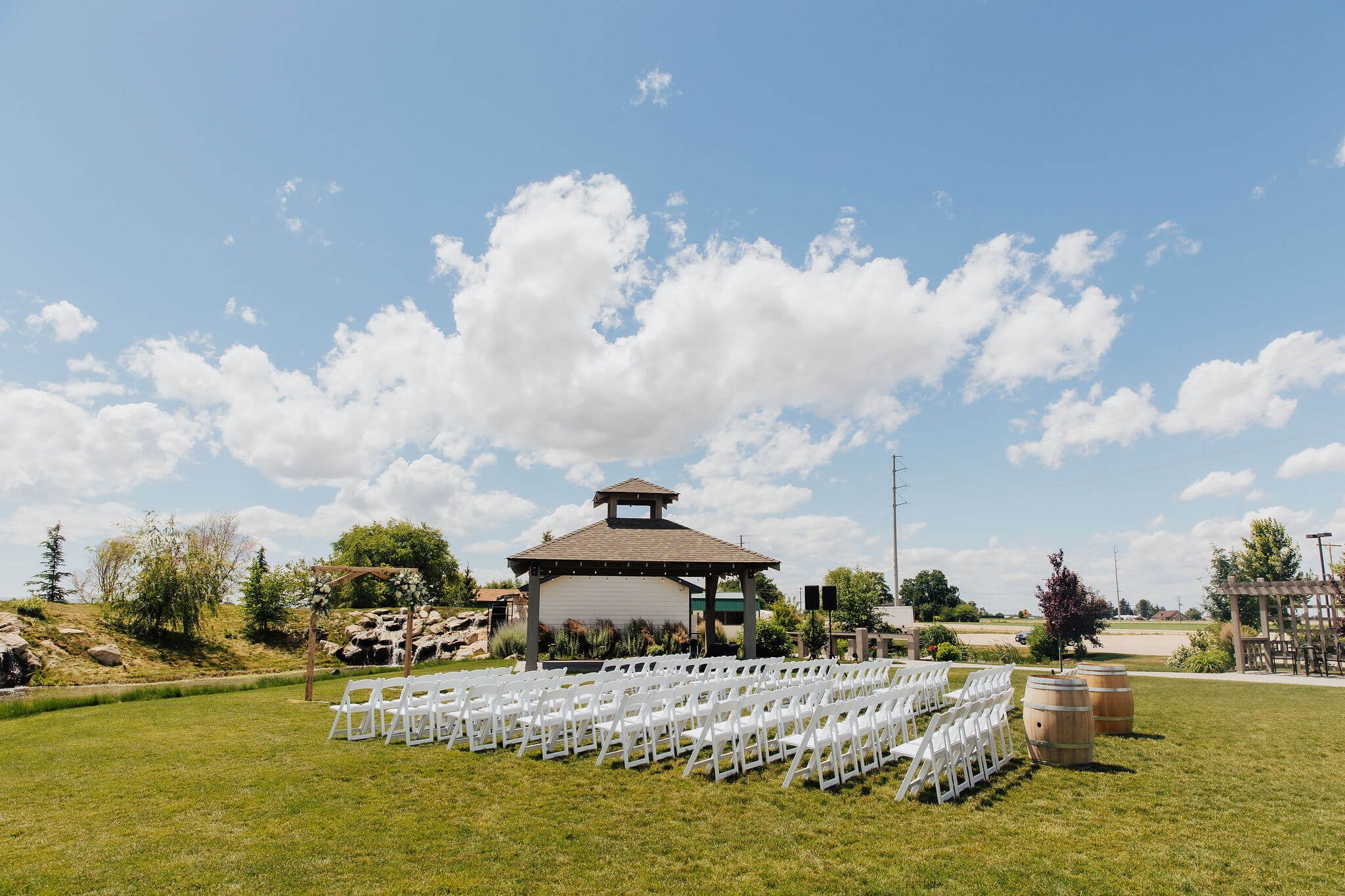 Dixie Nyle - Rustic Mint Barrel Barn June Wedding in Treasure Valley Boise Idaho5.jpg