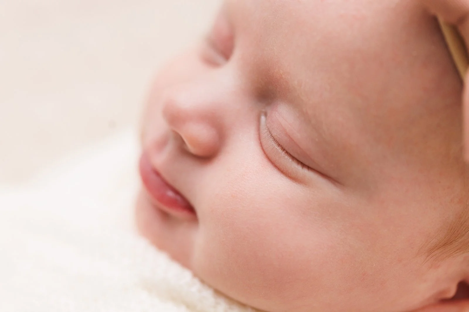 Houston-Newborn-Photographer-72225-09.jpg