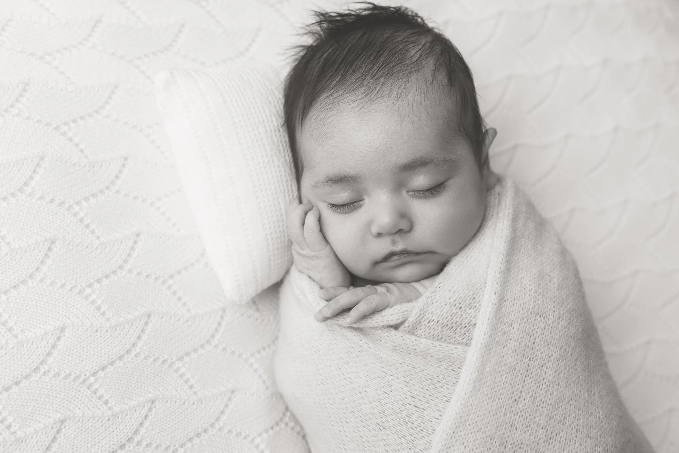 Houston-Newborn-Photographer-11-25-25-08.jpg
