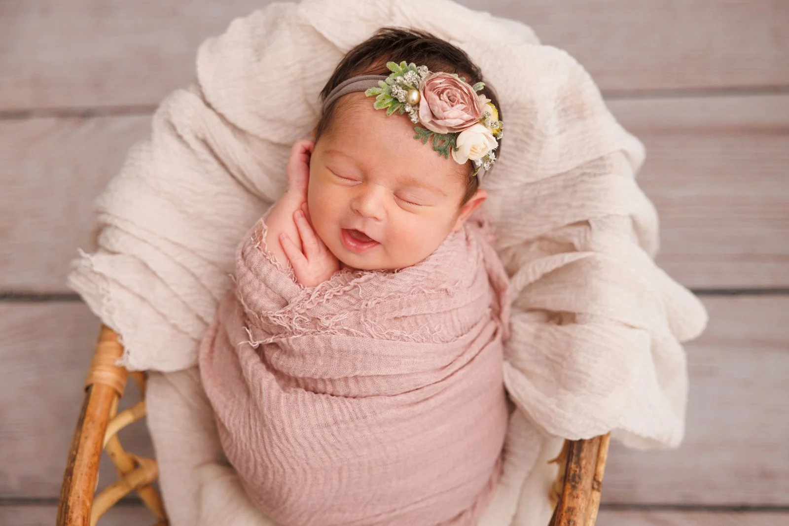 Houston-Newborn-Photographer-11-25-25-13.jpg