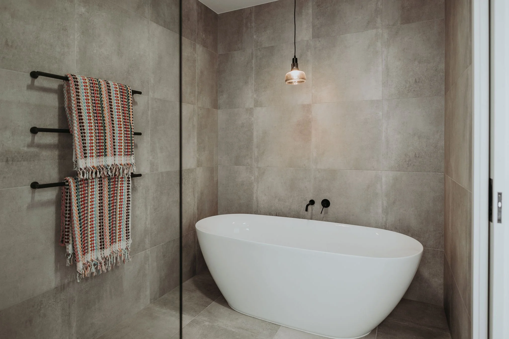 CCBuild-Modern-Bathroom-Freestanding-Bath.jpg