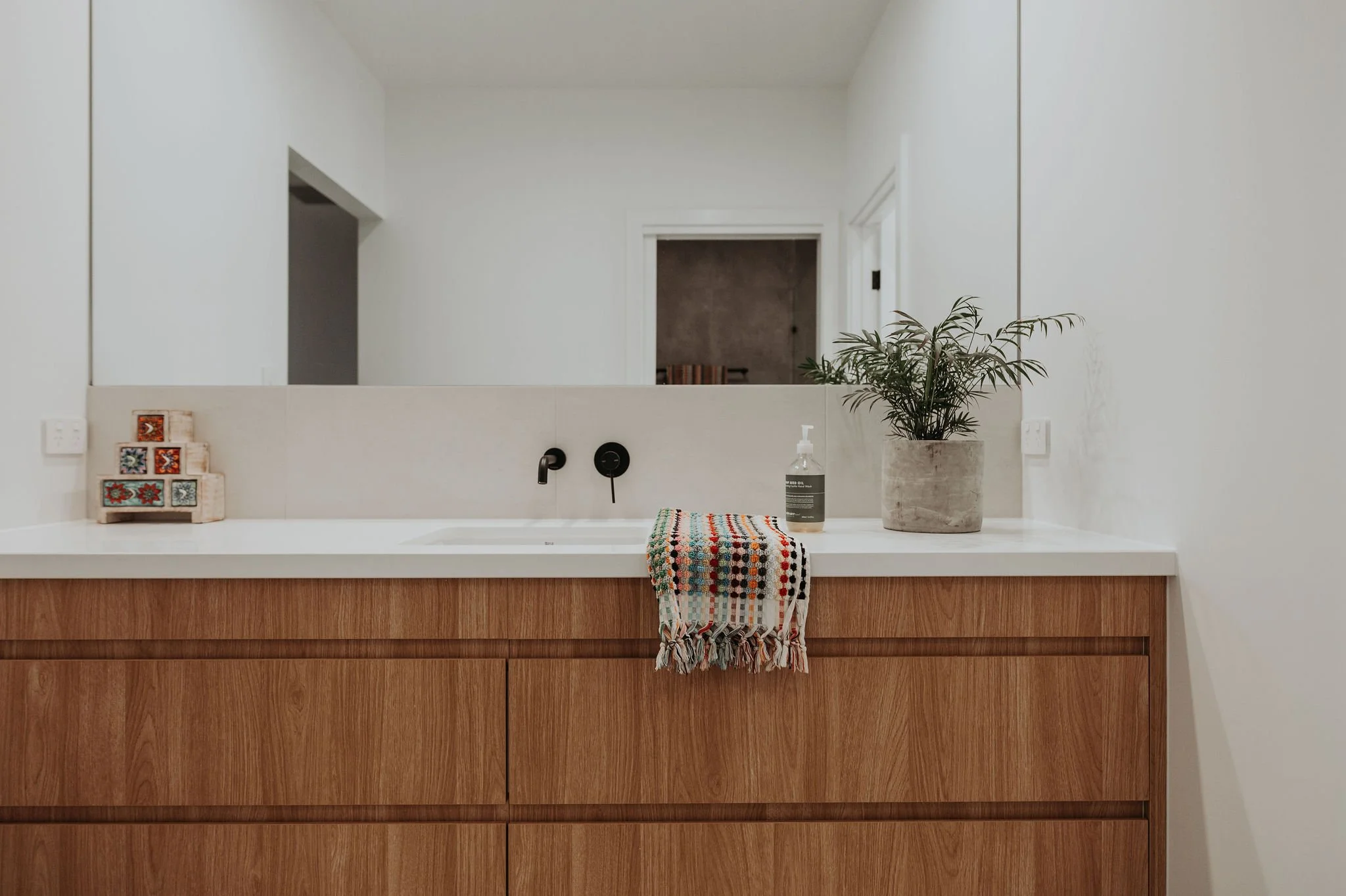CCBuild-Modern-Bathroom-1.jpg