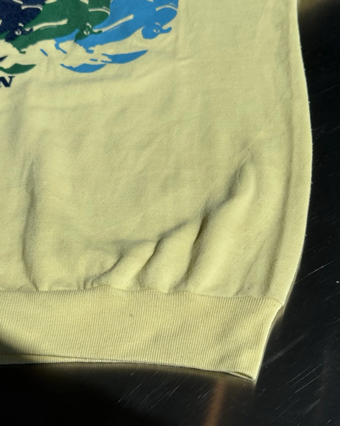 vintage-jackson-hole-ski-yellow-sweatshirt-hem-detail.jpeg