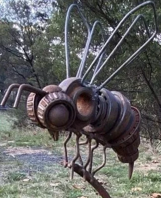 Bee.jpeg