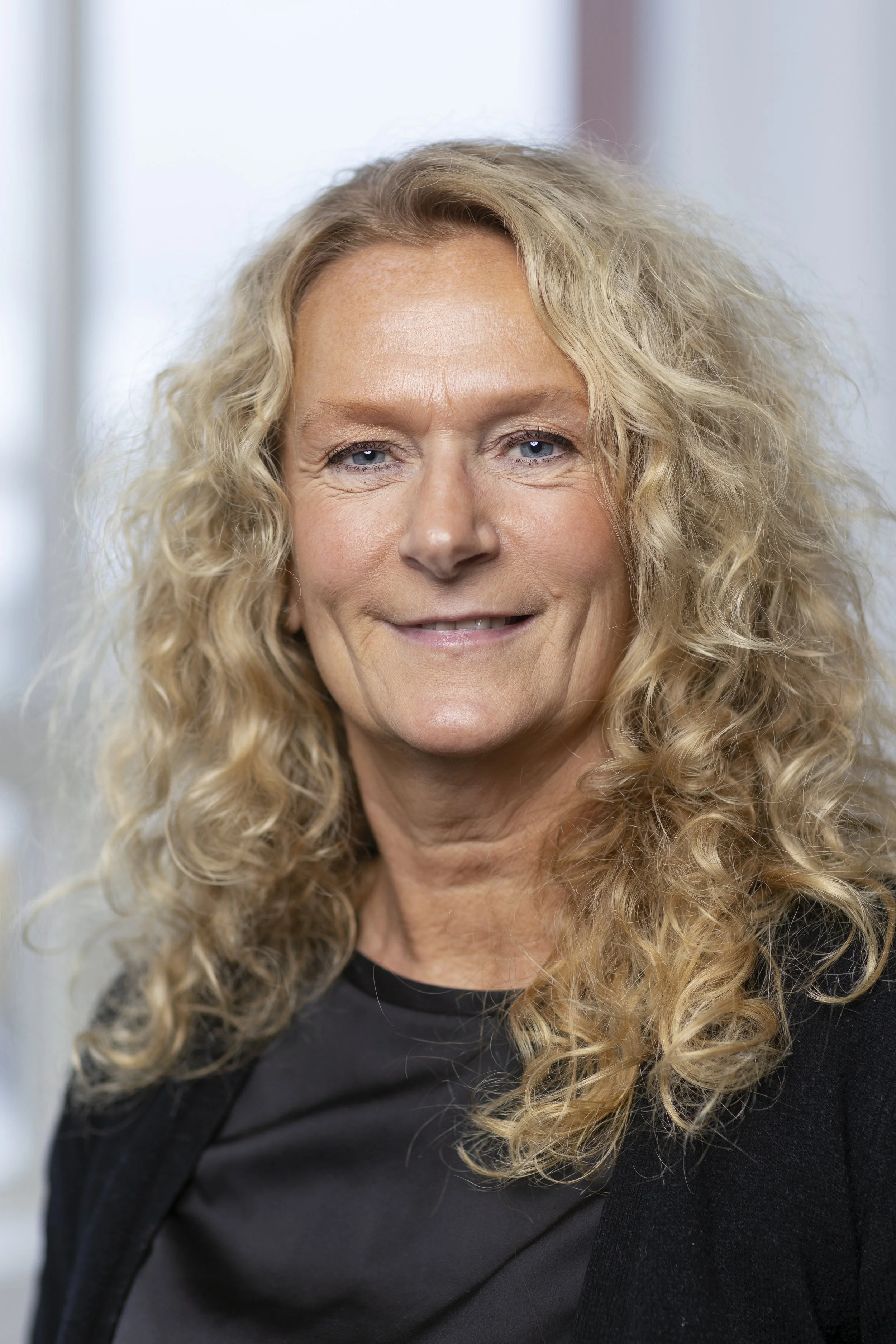 Anne-Lie Boström
 Ekonomi/Fakturafrågor
 anne-lie.bostrom@el-pro.se
 0910-43 88 20