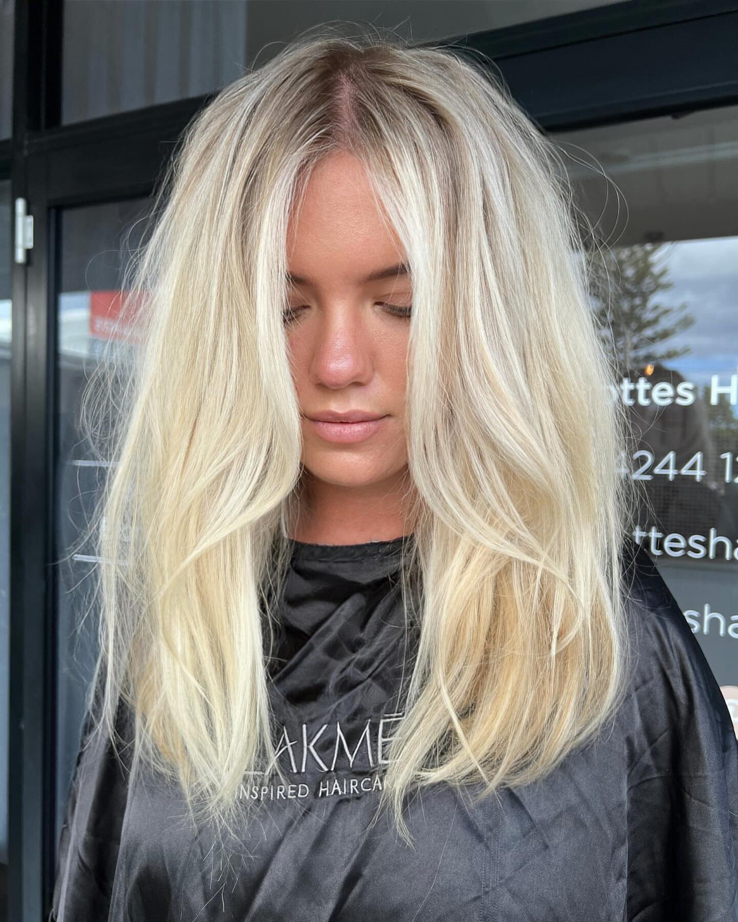 Transforming blonde foils into a radiant balayage masterpiece ✨ Hair magic at its finest! 
.
.
.
#BlondeTransformation #BalayageBeauty
@lakmecolour #lakmecolour @haircaregroup #haircaregroup @foilqueenfoils #foilqueenfoils @olaplexau #olaplexau @olap