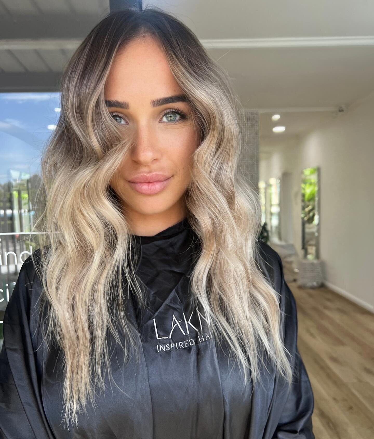 🌟 Exciting Transformation Alert! 🌈 
Say goodbye to blonde and hello to a stunning soft balayage! ✨ Our talented colorists worked their magic to create a seamless blend of natural tones, giving our client a fresh and effortlessly chic look. 💁&zwj;♀