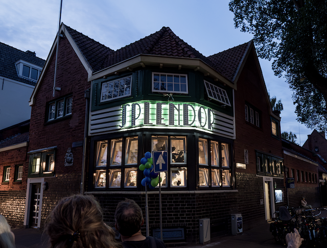 Omhoren met muziek