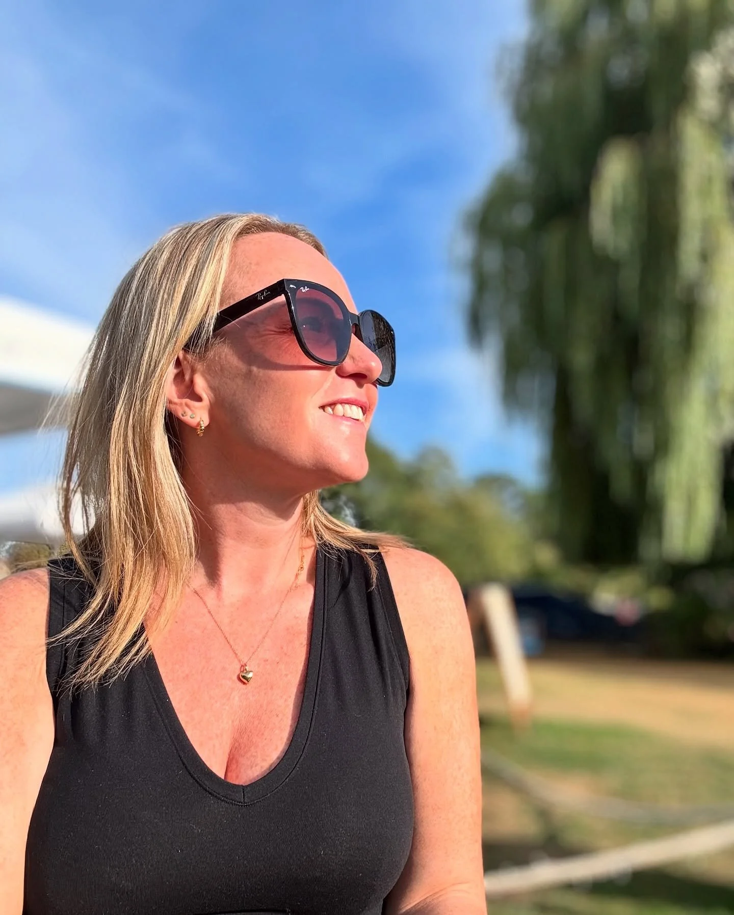 Everything is better in the sunshine, right? 😎

Throw in a cheeky UK bank holiday and a glass of @nyetimber and I'm so happy I could burst! 🥰

We have to take time to slow down and appreciate the sweetness of life - otherwise we rush from one task 