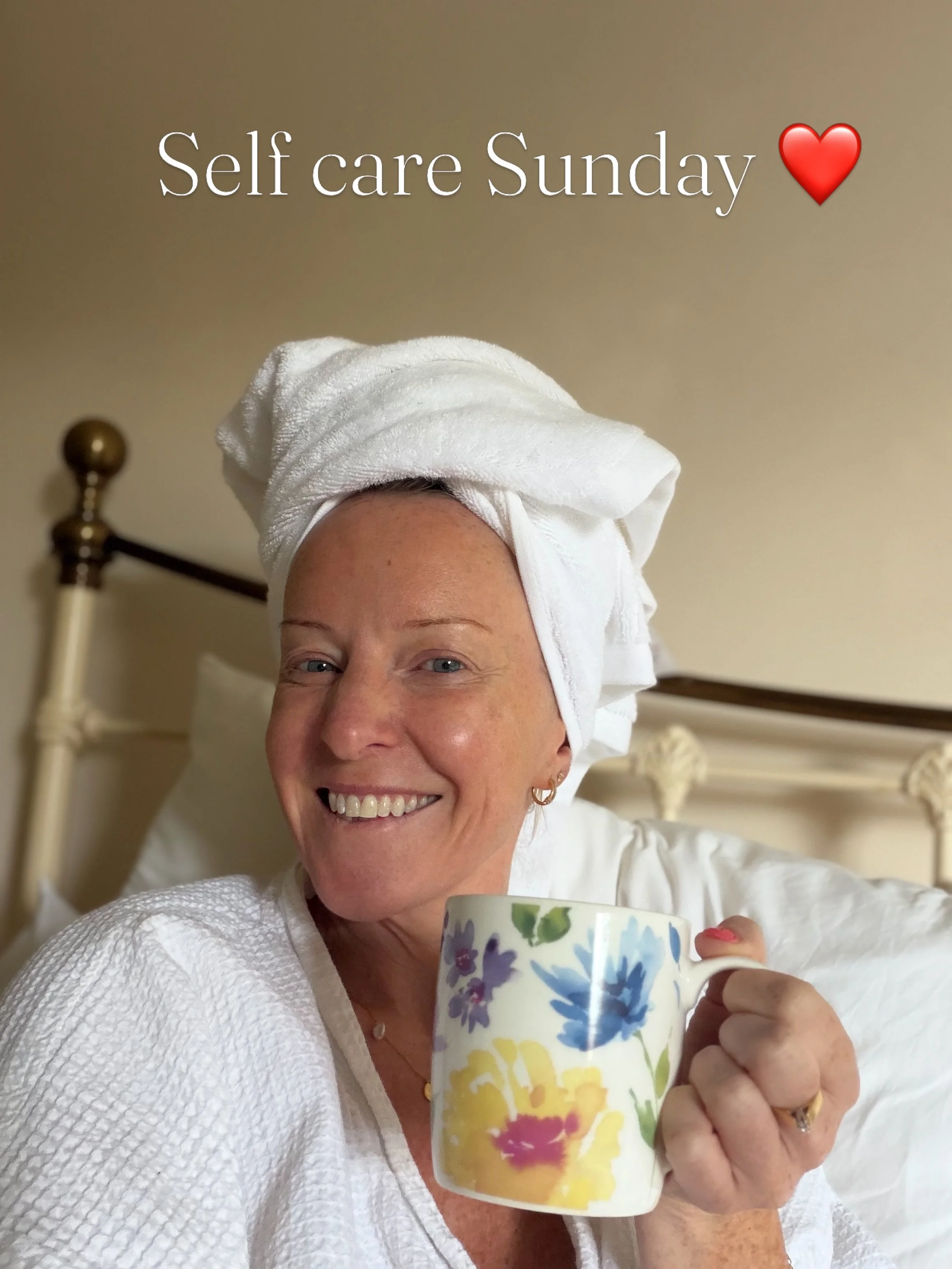 SELF CARE SUNDAY 🤍🛁✨

Consider this your permission to have a completely lazy Sunday&hellip; without feeling guilty about it. 🥰

Today has involved&hellip;

🛏️ A lazy morning in bed
🫖 Tea under the covers
🐈 Cuddles with the cat
🛁 A long Epsom 