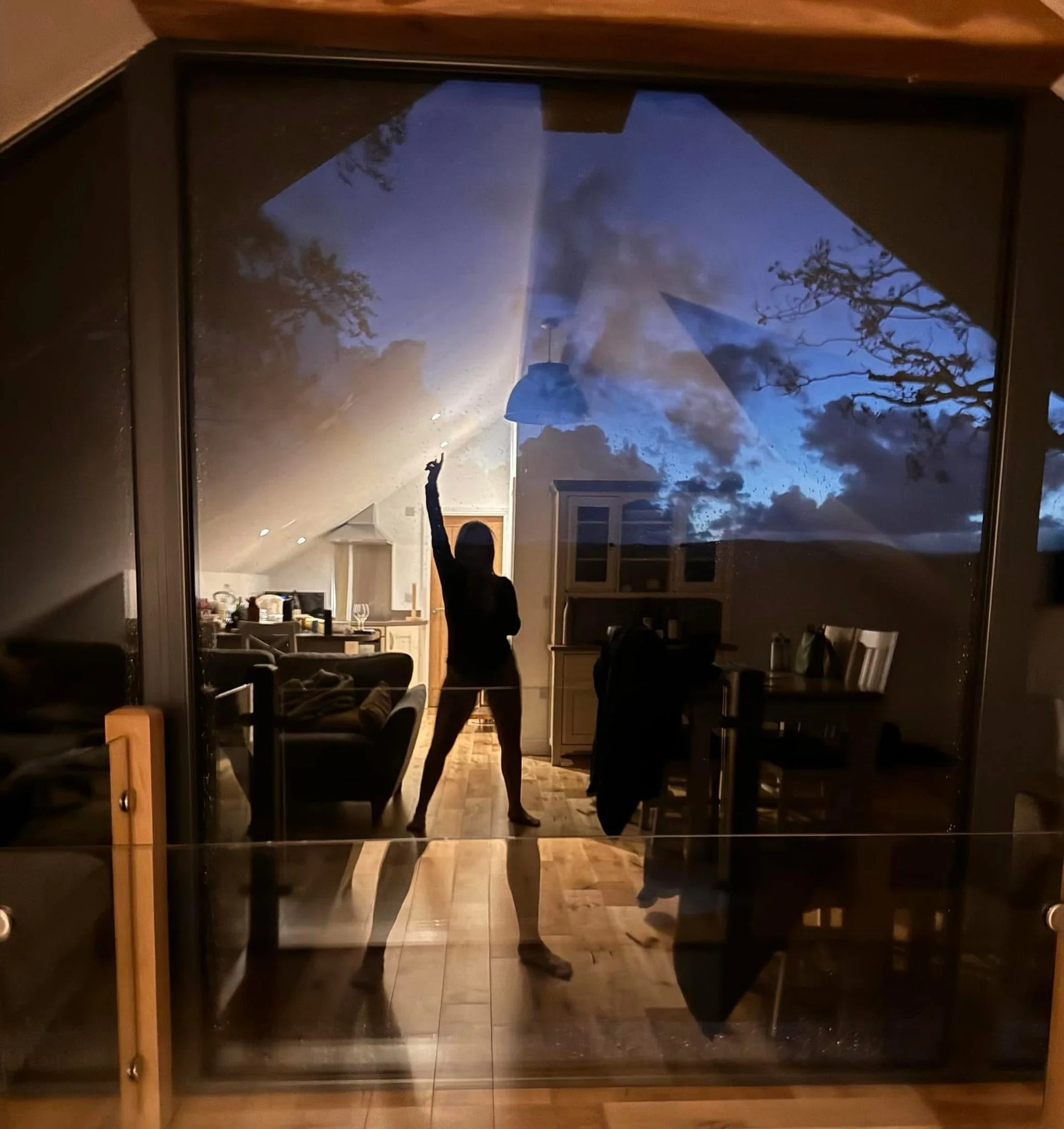 Rewind to 2 years ago 📷.....

The stars are closer than you think!
 You just got to keep reaching for them baby! ✨

I love this photo!
I took it last night, whilst dancing around in our gorgeous apartment in The Lake District, listening to some amaz