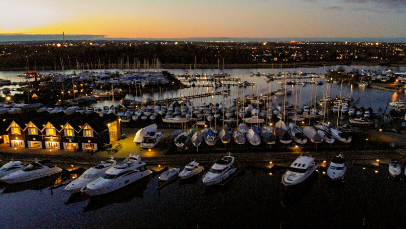 Greve Maina "by night" med drone