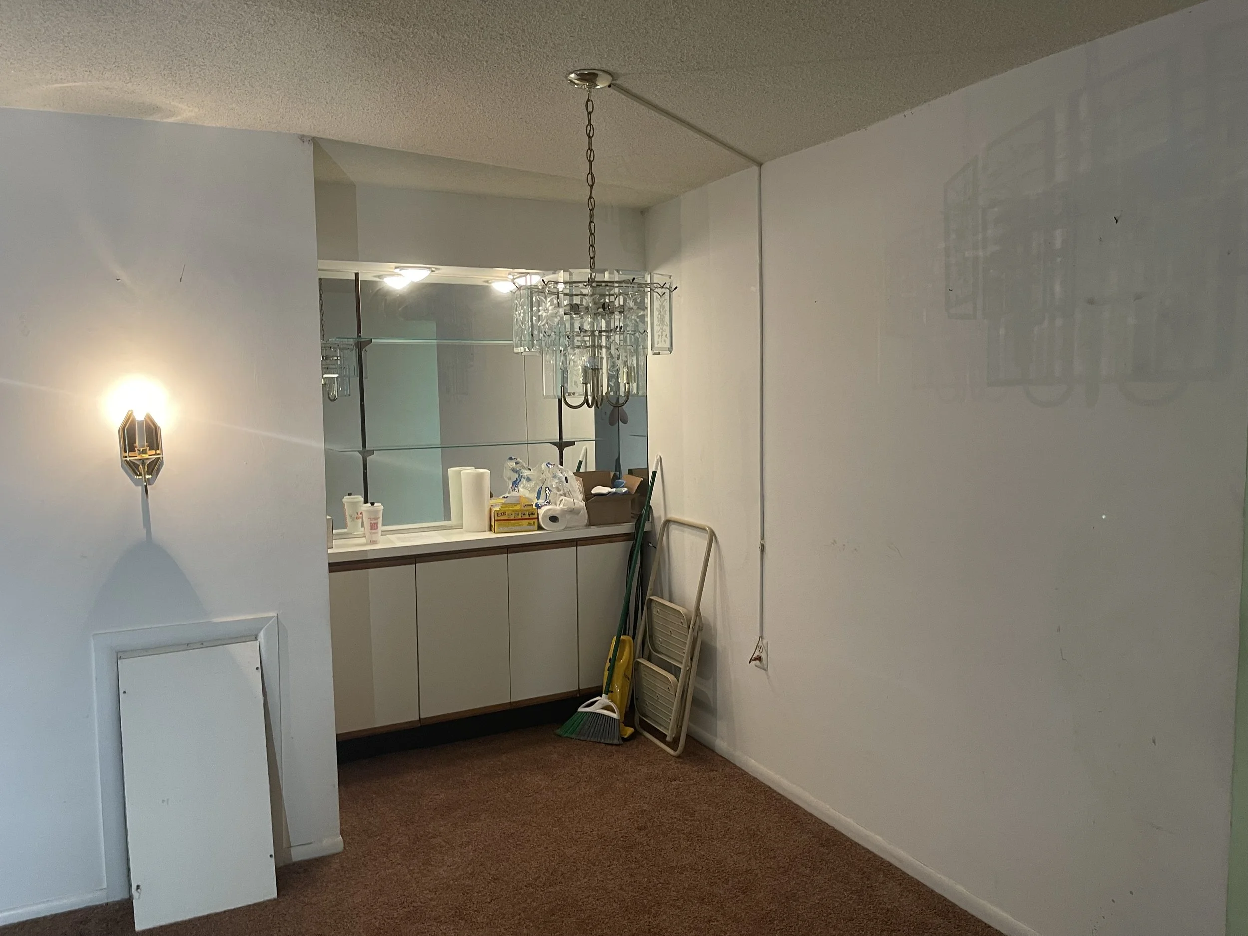 Dining Nook (Before)