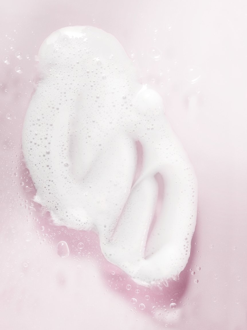 J2006992-UNL-GB-002-MKSC-Hydrating-Cleanser-Texture.jpg