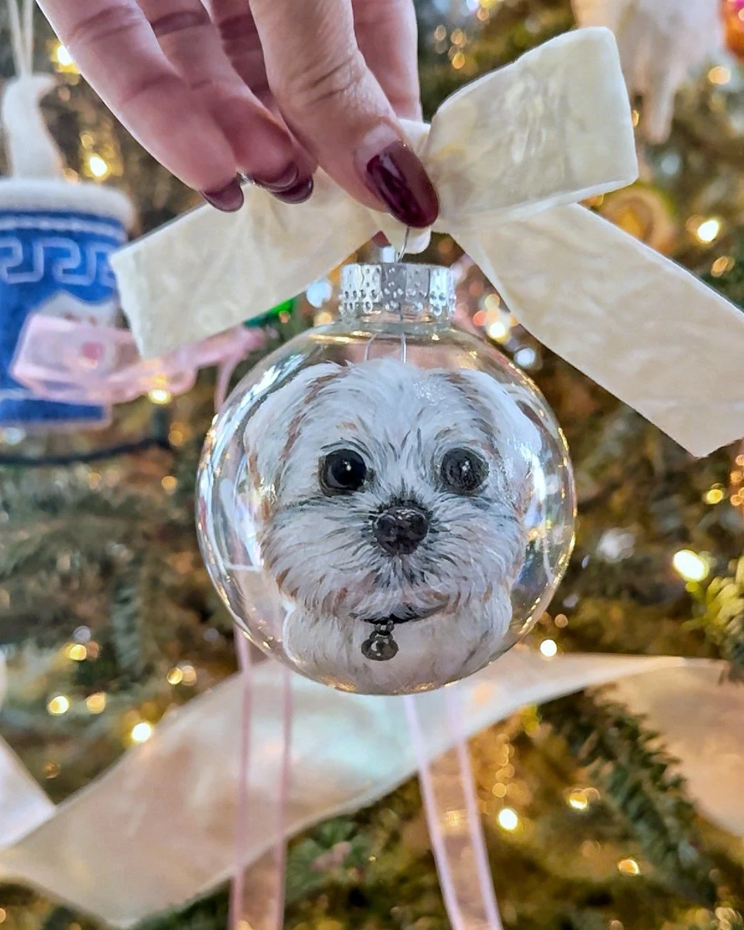 custom, hand-painted dog ornament gifted to sweet riley&rsquo;s family 

#dogpainting #christmasornament #customornament #customdogpainting #paintedornament #petornament